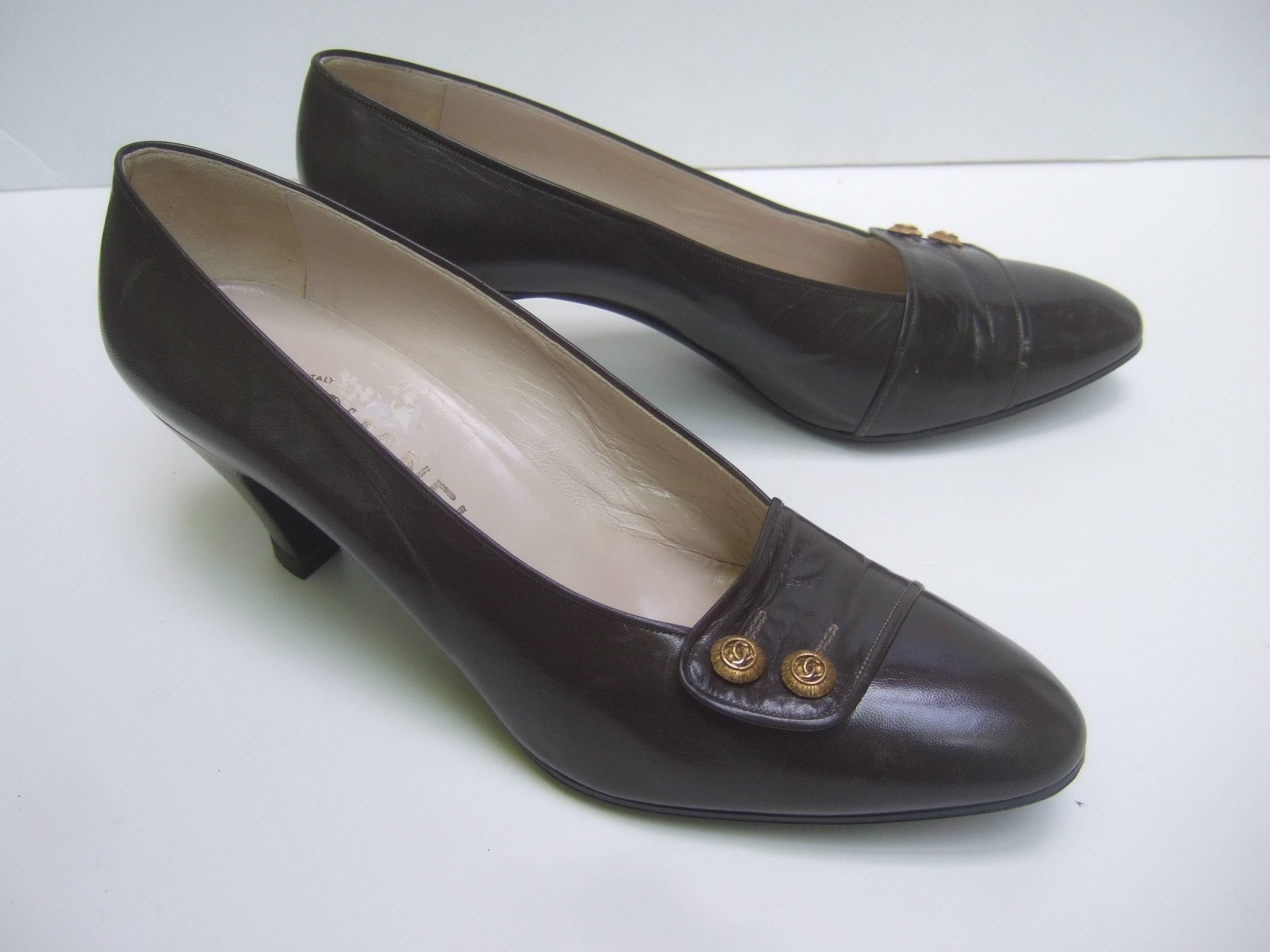 Black Chanel Classic Gray Brown Leather Pumps ca 1980s