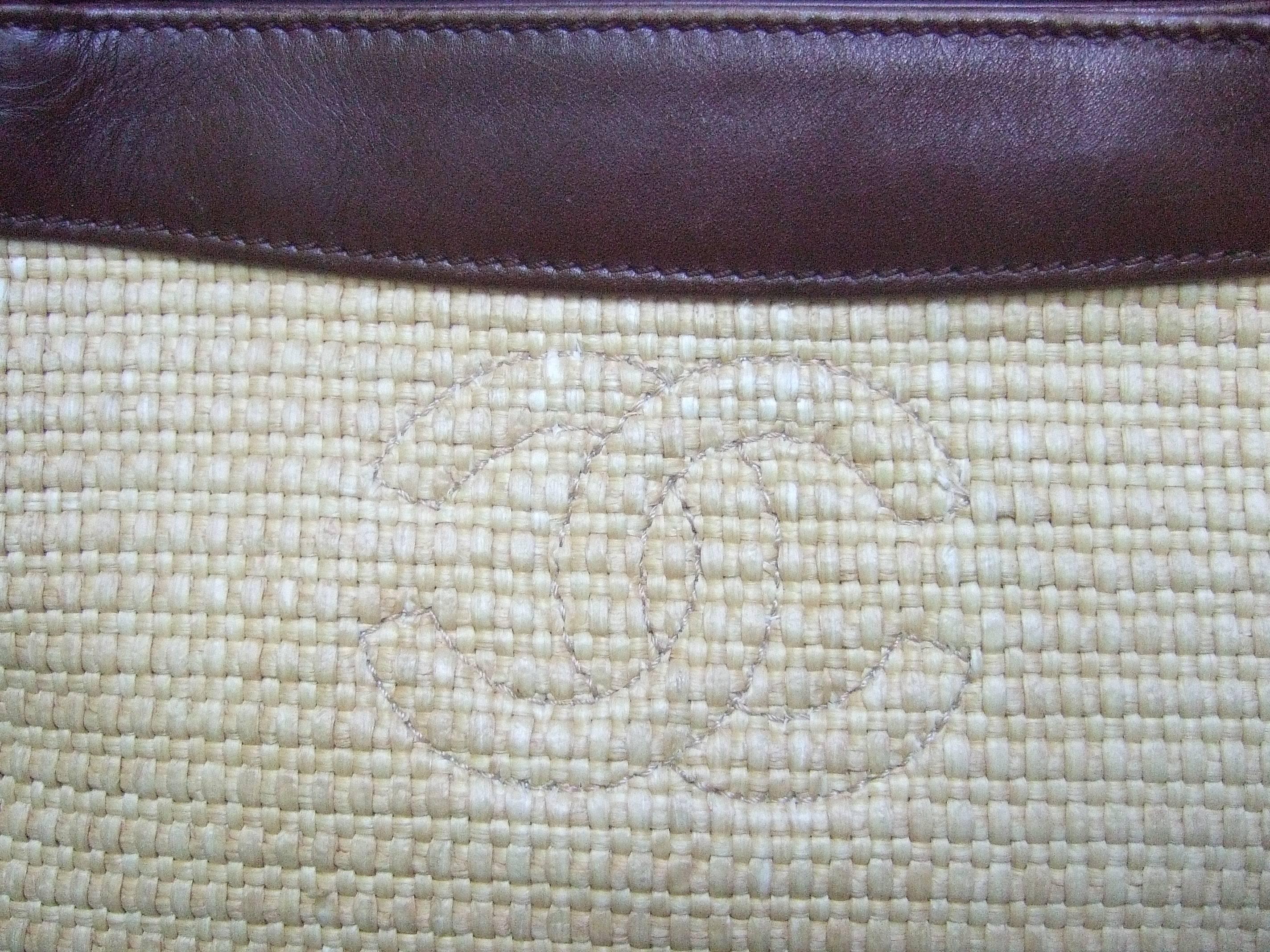 Chanel Woven Raffia Brown Leather Trim Handbag Made in Italy In Good Condition In University City, MO