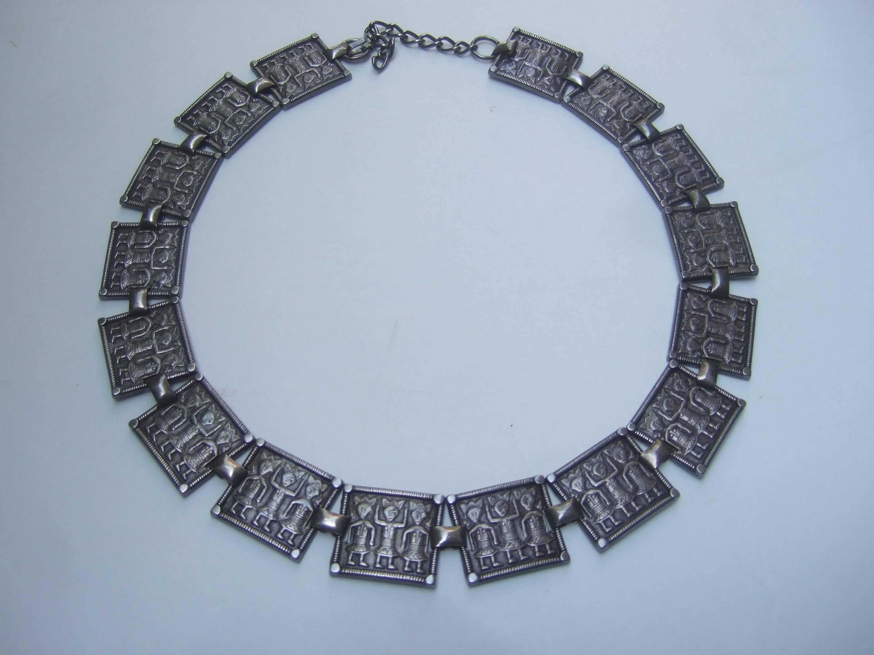 Exotic Tribal Figure Pewter Tone Metal Link Belt ca 1970 In Good Condition In University City, MO