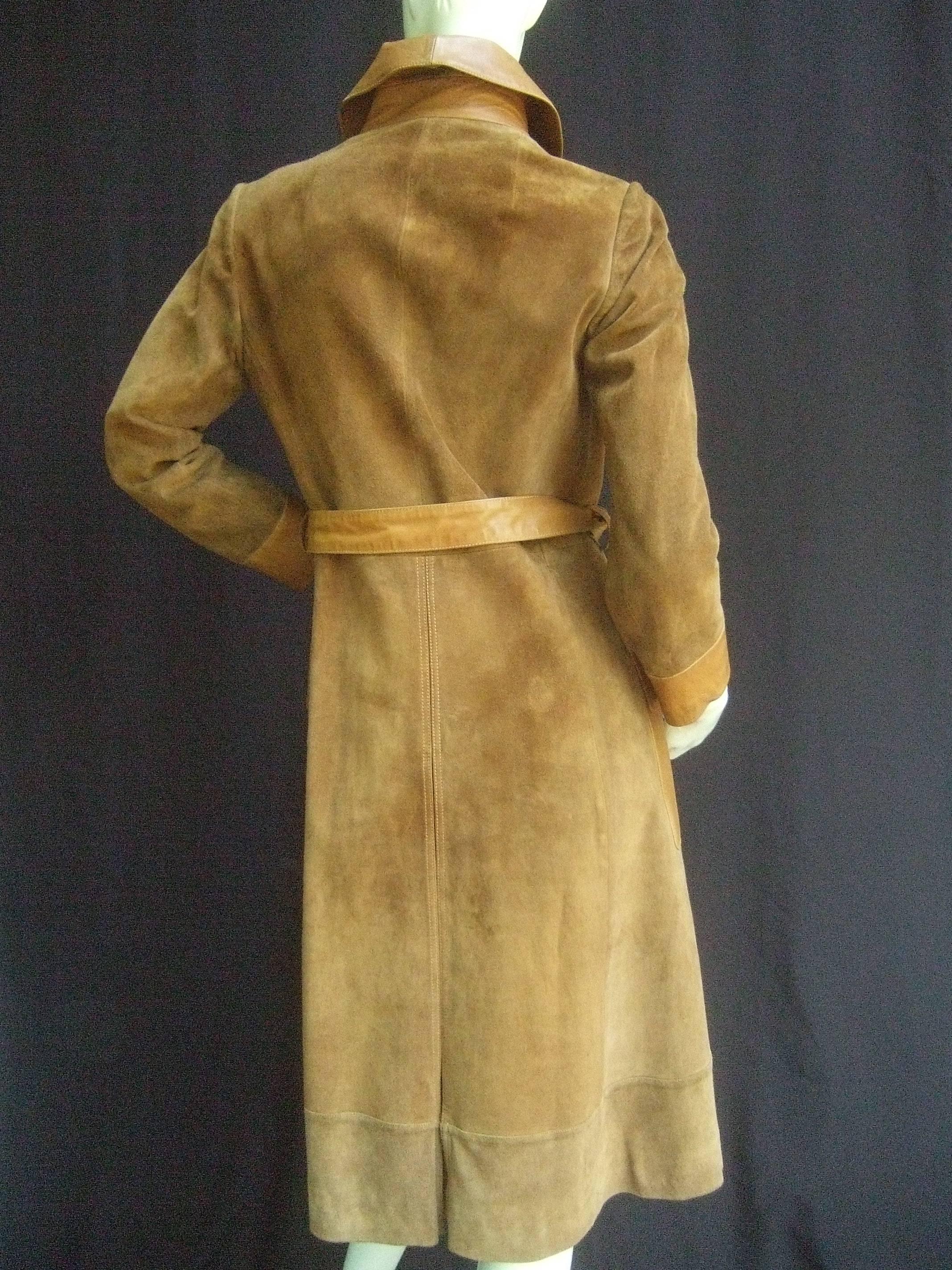 Gucci Rare Sterling Silver Tiger Buckle Trench Coat c 1970 In Good Condition In University City, MO