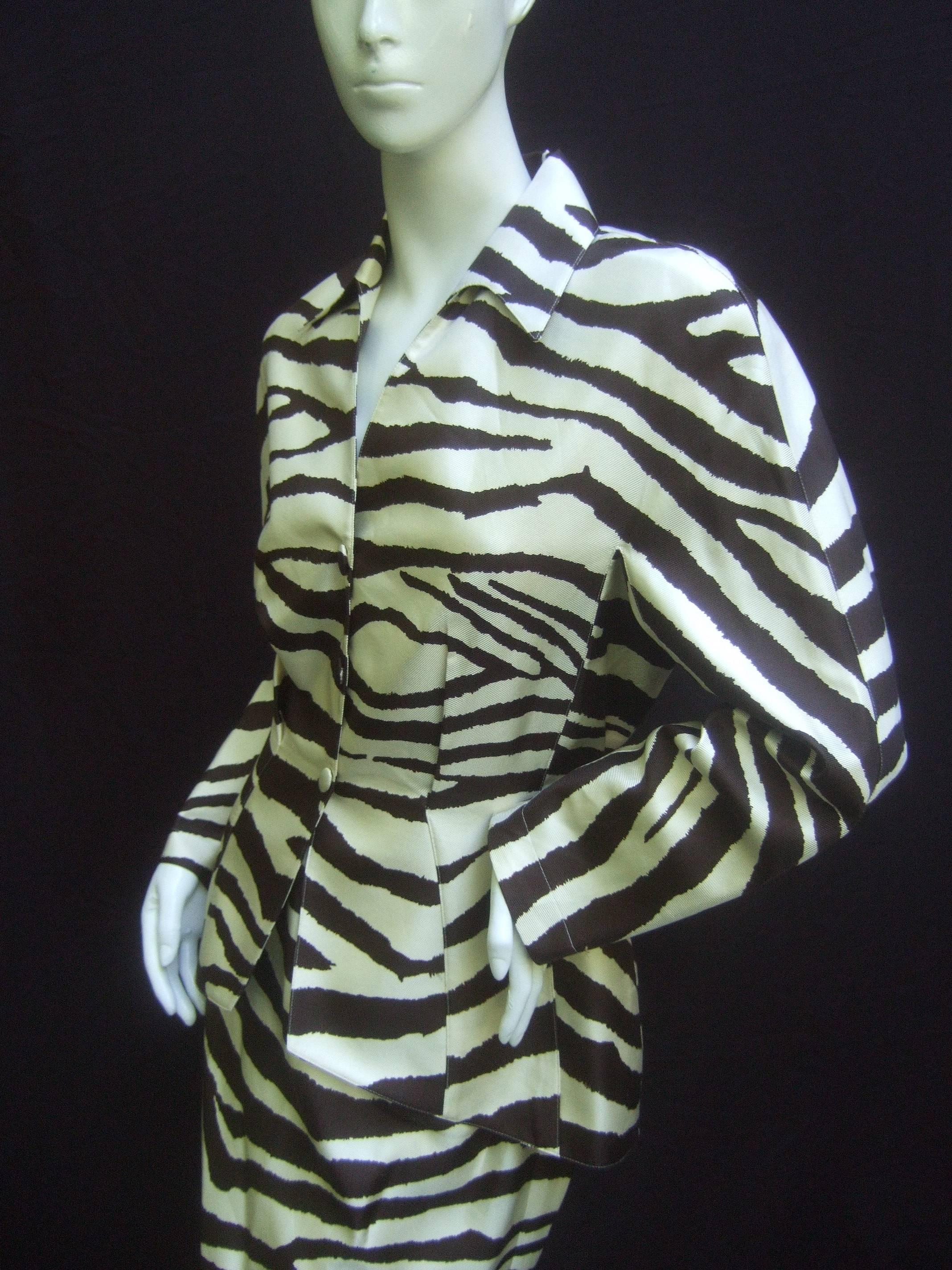 Thierry Mugler Animal Print Silk Suit. 1990's. In Excellent Condition In University City, MO