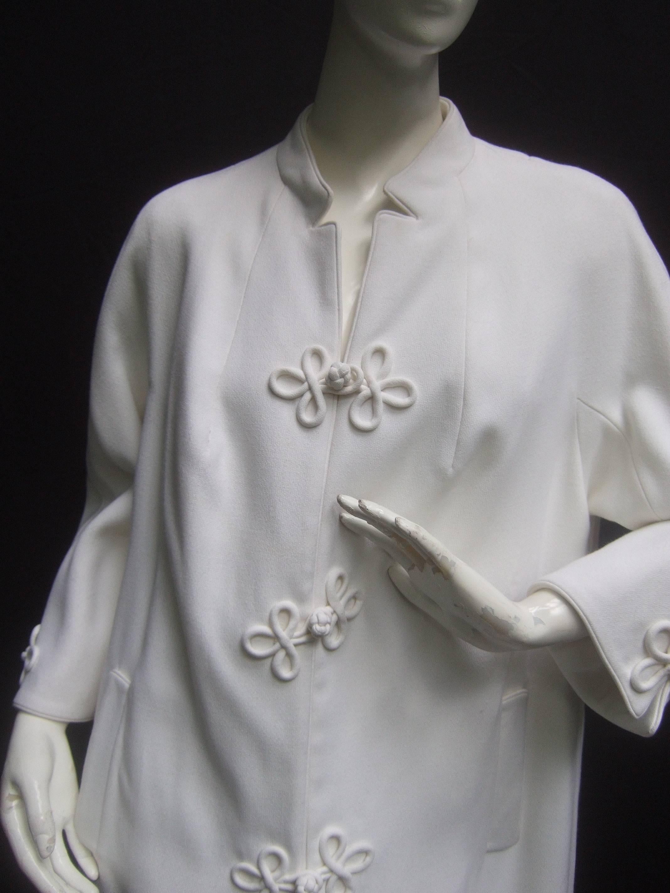 Crisp White Frog Button Coat from Hong Kong c 1970 In Good Condition For Sale In University City, MO