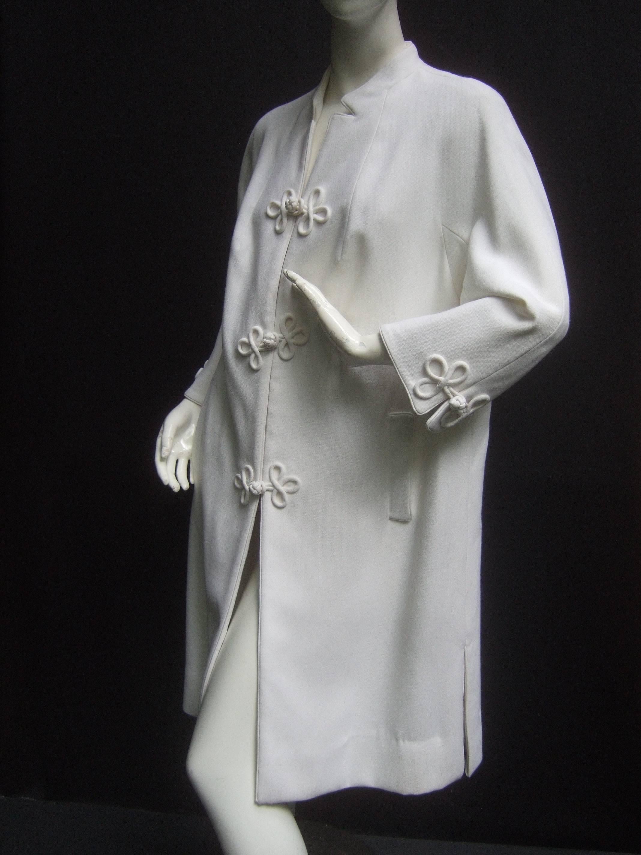 Crisp White Frog Button Coat from Hong Kong c 1970 For Sale 3