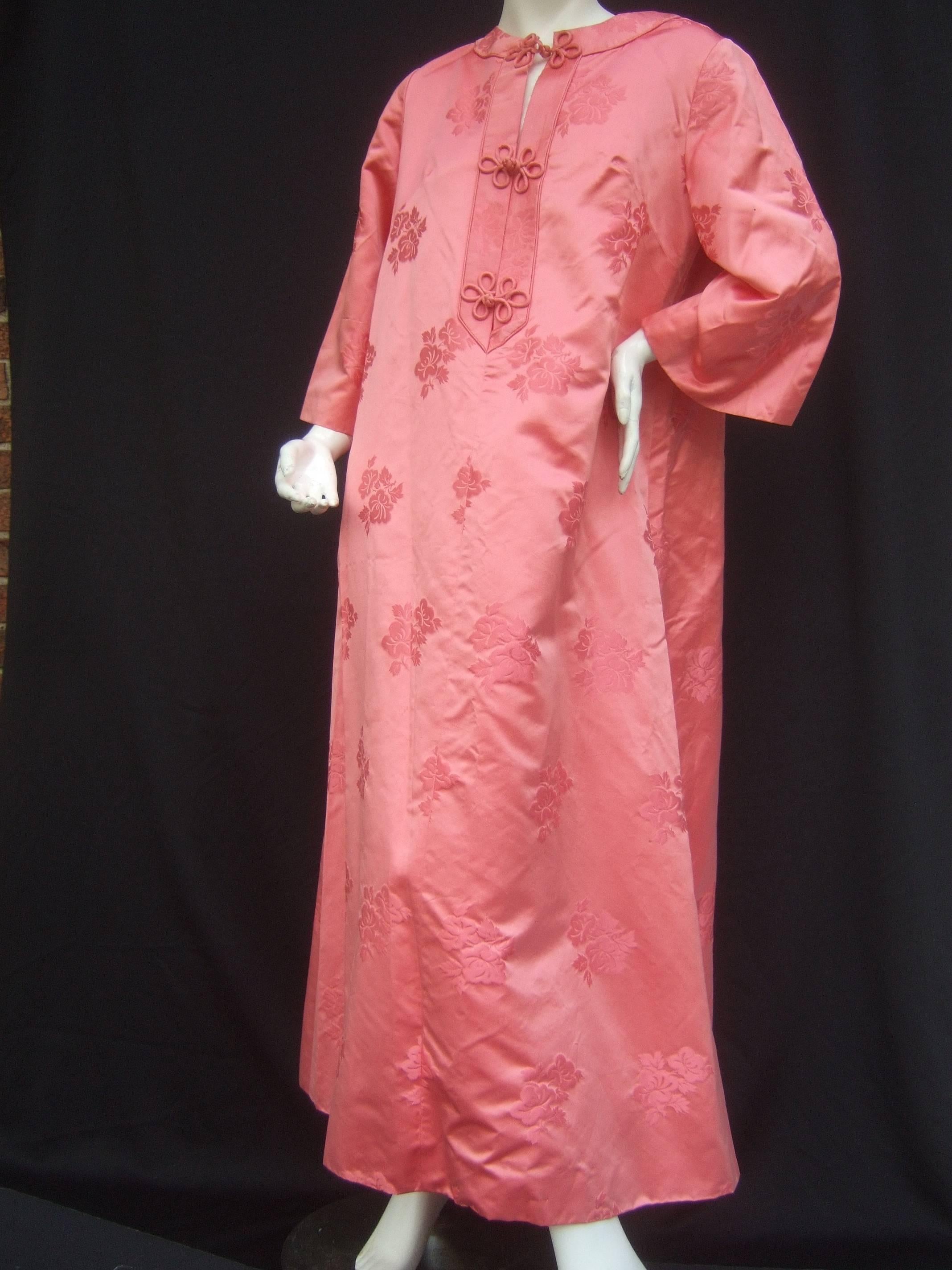 Luxurious Coral Pink Satin Damask Caftan Gown c 1970s In Good Condition In University City, MO