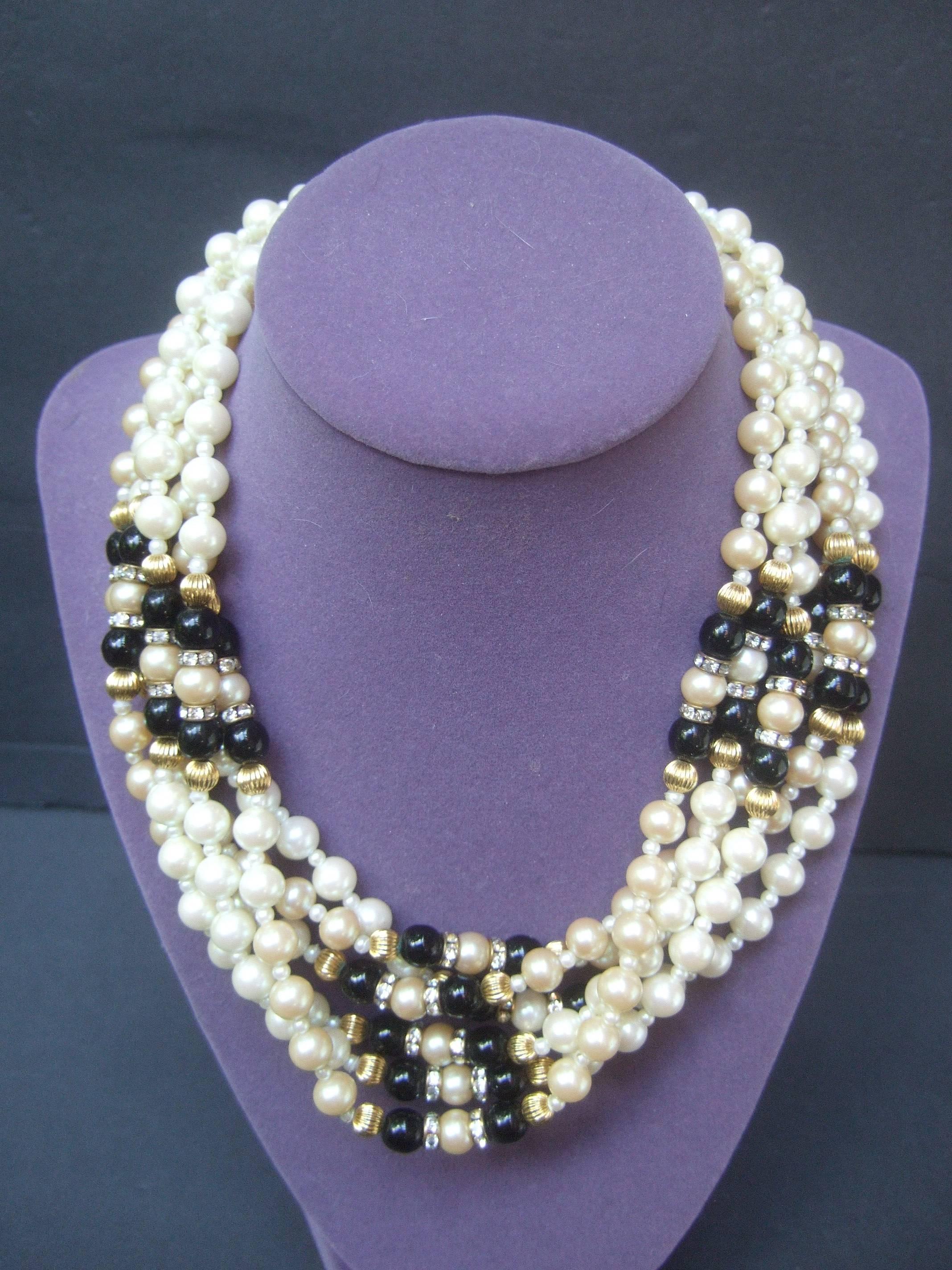 Elegant Glass Enamel Pearl Choker Necklace c 1980s In Good Condition In University City, MO