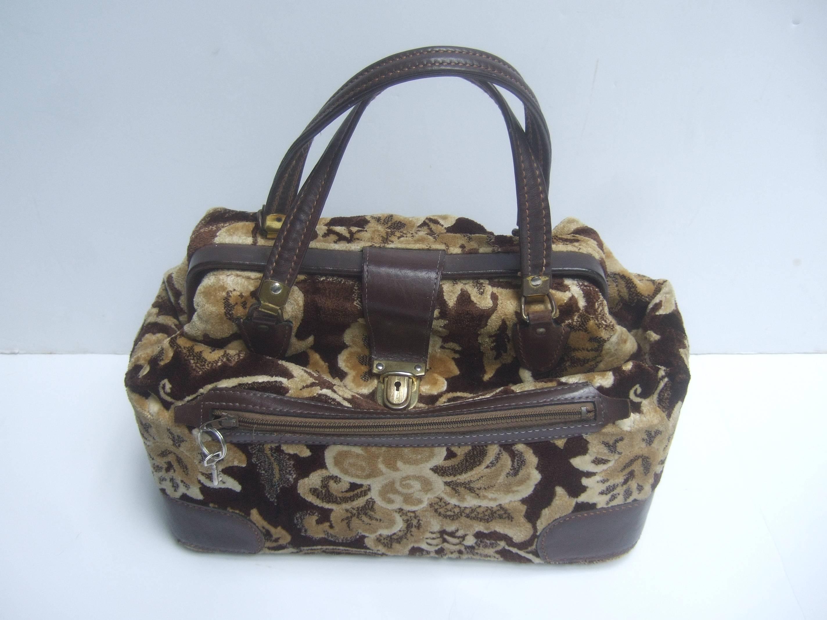 Stylish Brocade Leather Trim Travel Bag c 1970 For Sale 2