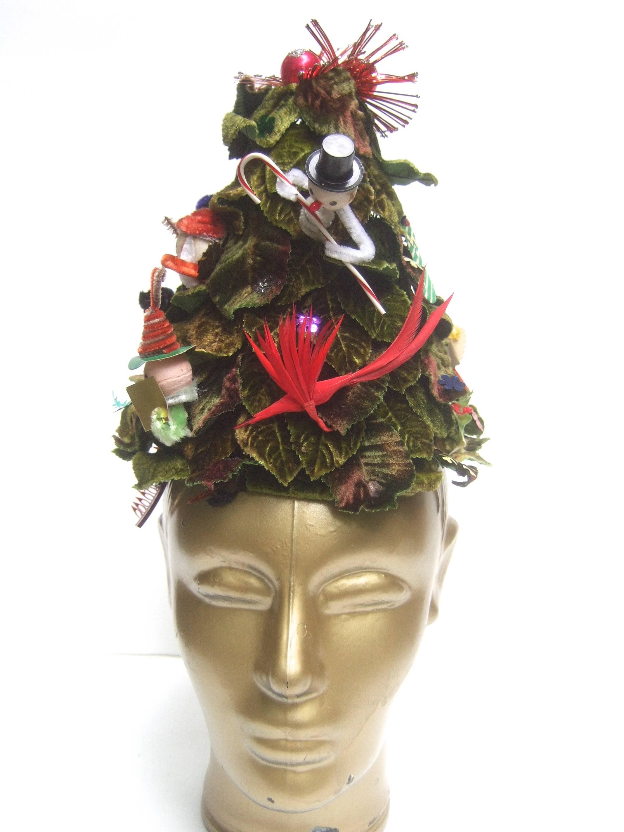Bes Ben Whimsical Winter Wonderland Christamas Tree Hat c 1950  In Excellent Condition In University City, MO
