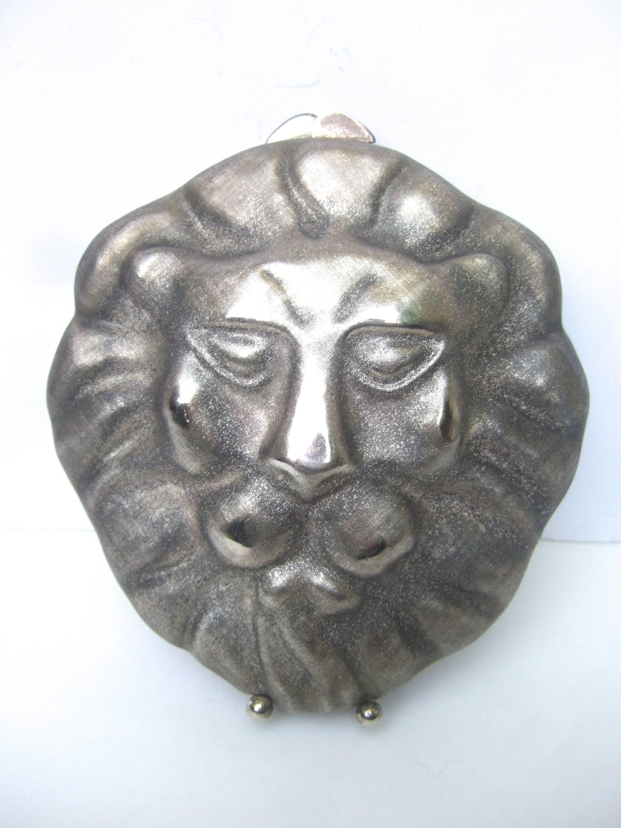 Neiman Marcus Opulent Silver Metal Lion Evening Bag c 1970s In Good Condition In University City, MO