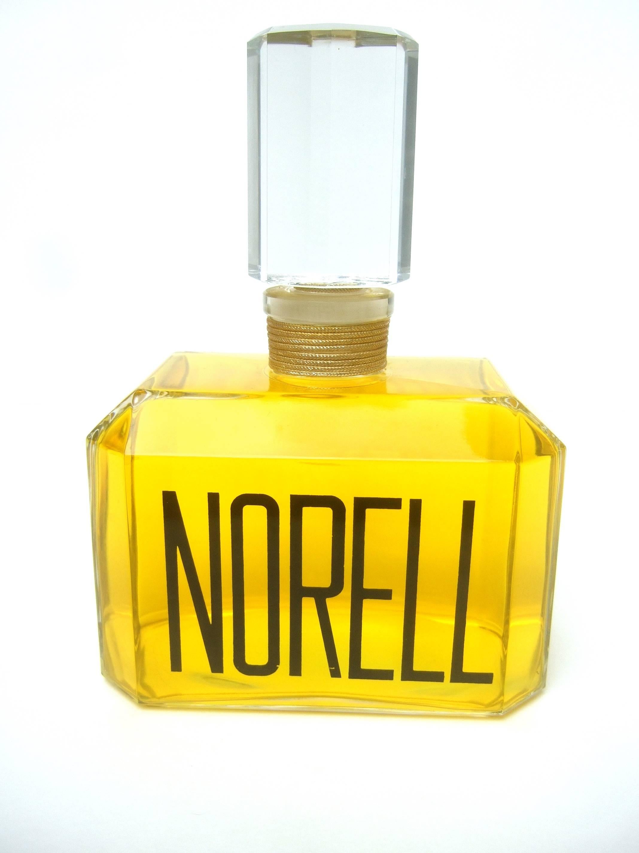 Norell Sleek Large Crystal Factice Fragrance Display Bottle  In Excellent Condition In University City, MO