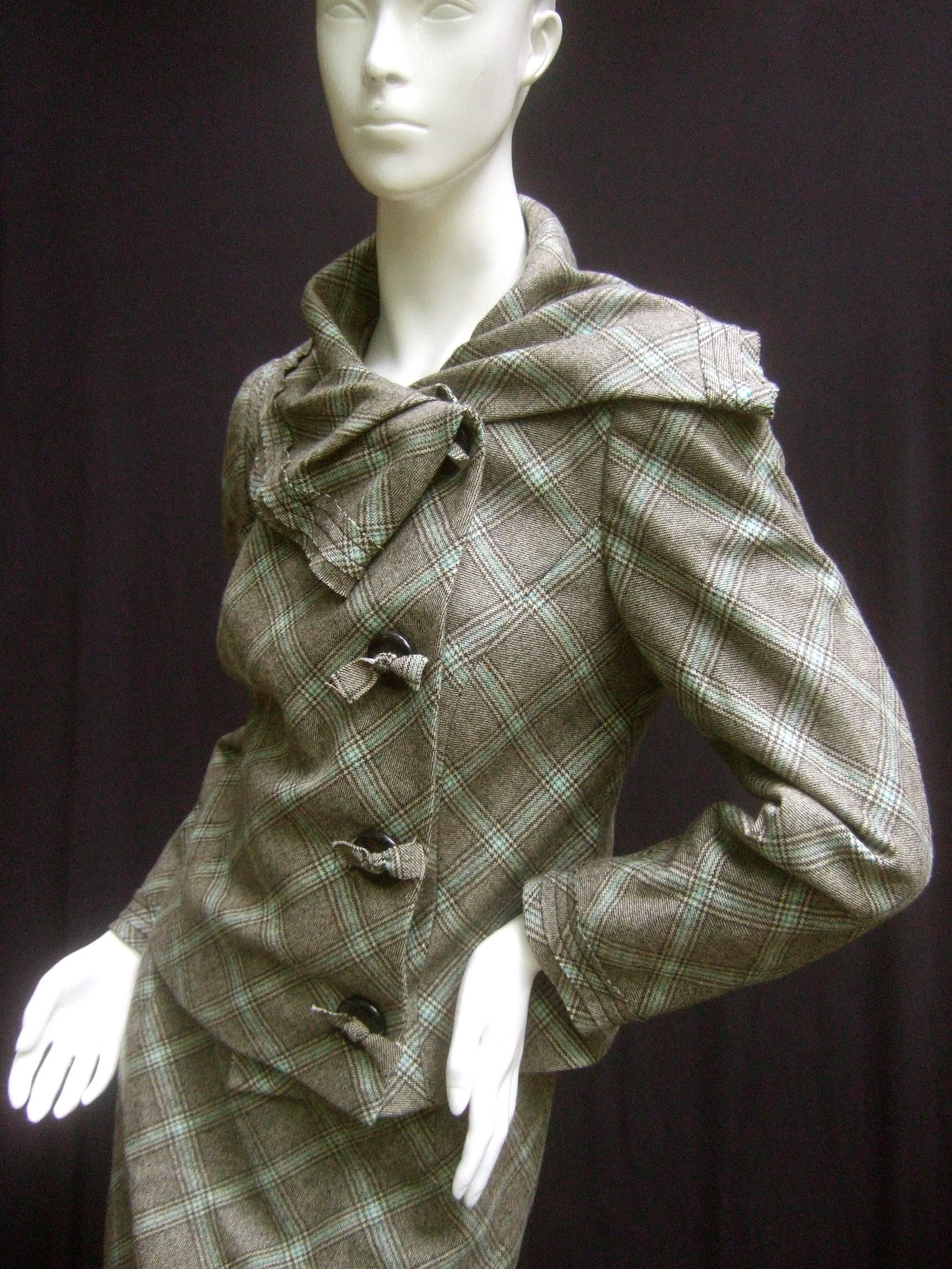 Gray Carolina Herrera Brown Plaid Wool Skirt Suit Made in Italy 