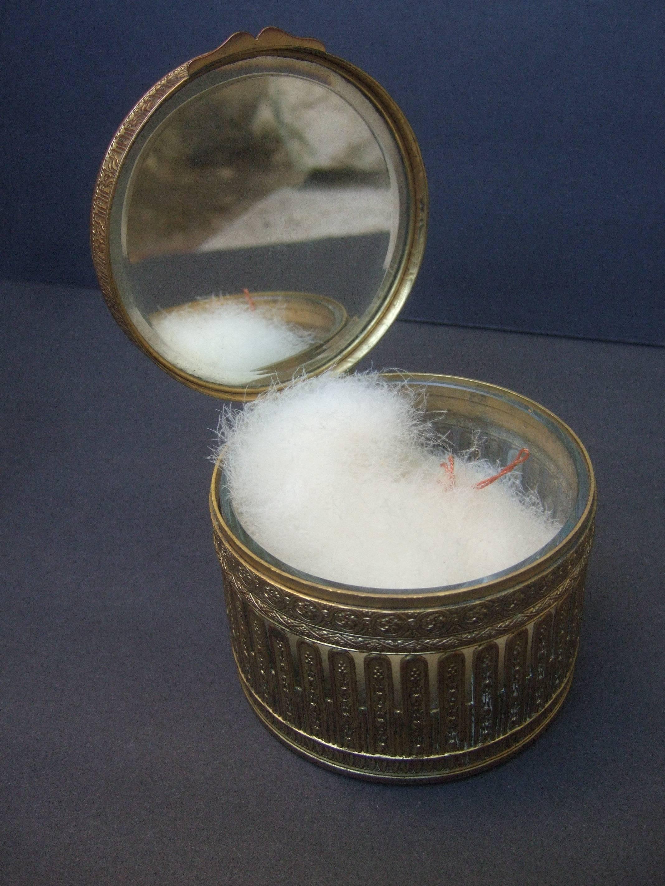 French Gilded Brass Metal Vanity Trinket Box In Good Condition In University City, MO