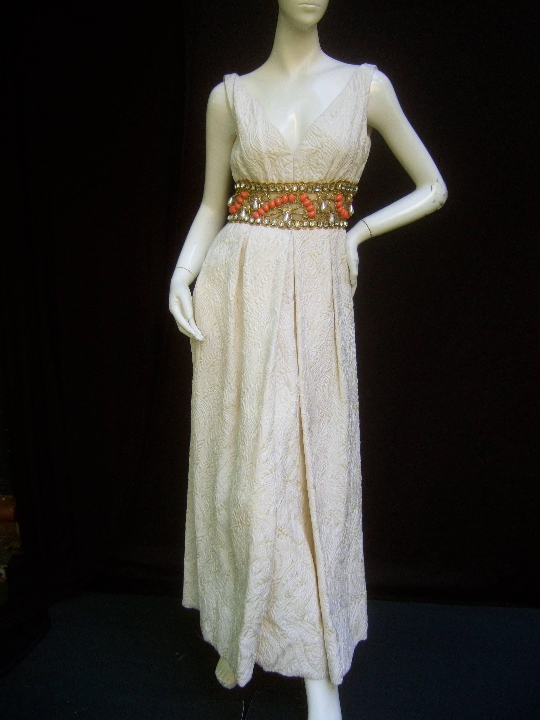 Gris Ceil Chapman Stunning Ivory Brocade Jewellled Empire Gown c 1960 en vente