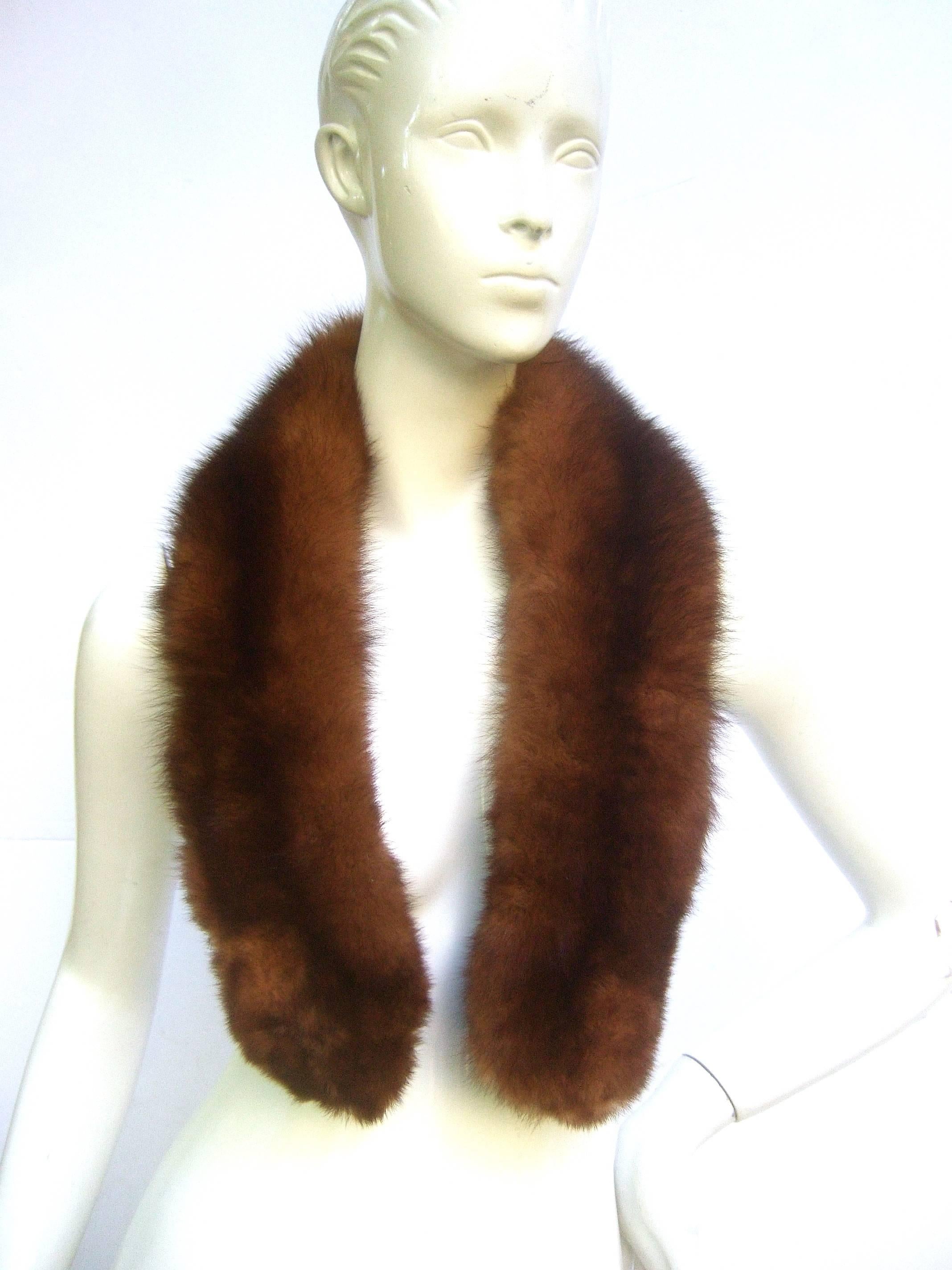 Women's Luxurious Plush Sable Fur Collar c 1960