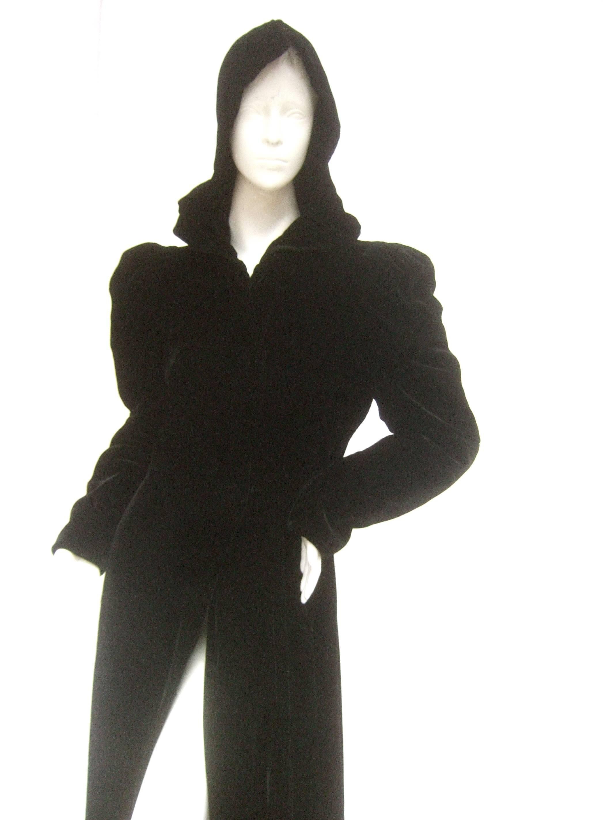 Dramatic Black Silk Velvet Hooded Opera Coat c 1950 In Good Condition In University City, MO