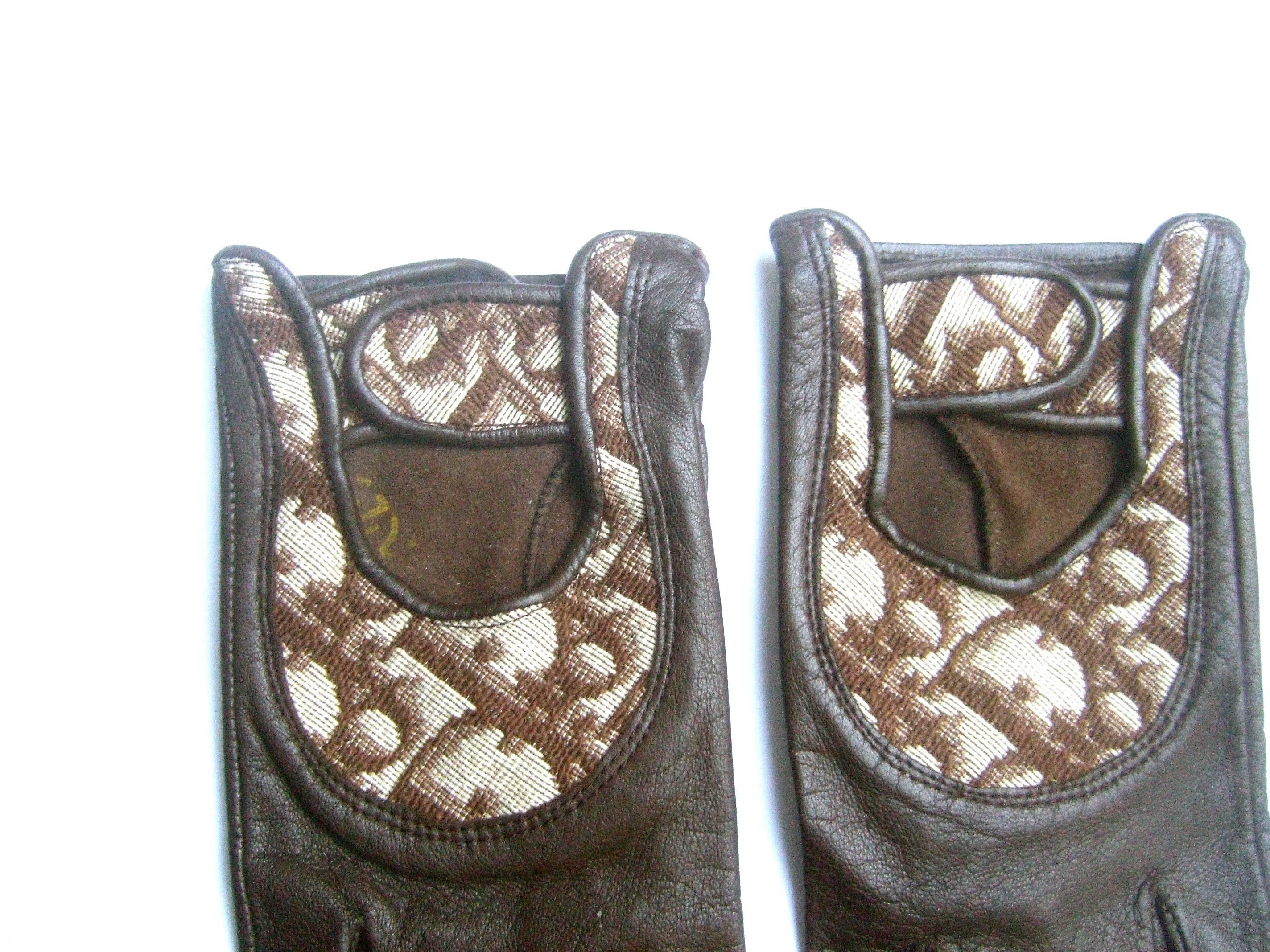 Christian Dior Chocolate Brown Leather Driving Gloves c 1970s In Excellent Condition In University City, MO