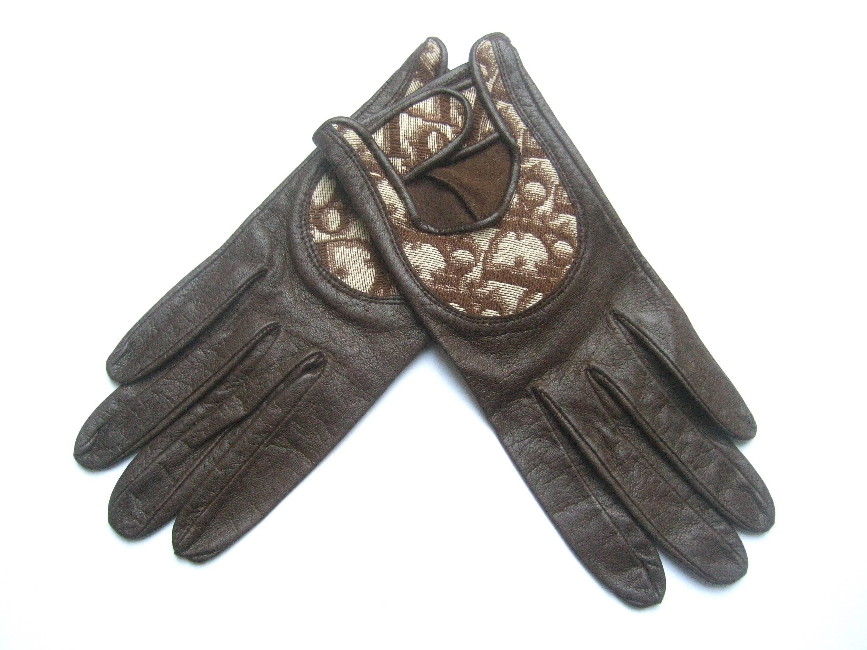 Women's Christian Dior Chocolate Brown Leather Driving Gloves c 1970s