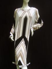 Leonard Paris Seidenjersey-Kleid mit architektonischem Druck um 1990