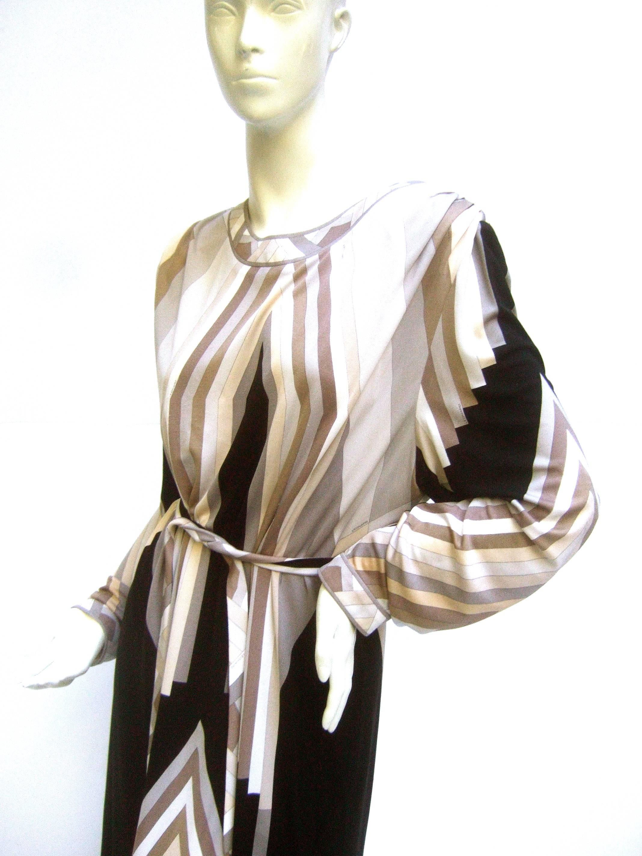Leonard Paris Silk Jersey Architectural Print Dress c 1990 In Good Condition In University City, MO