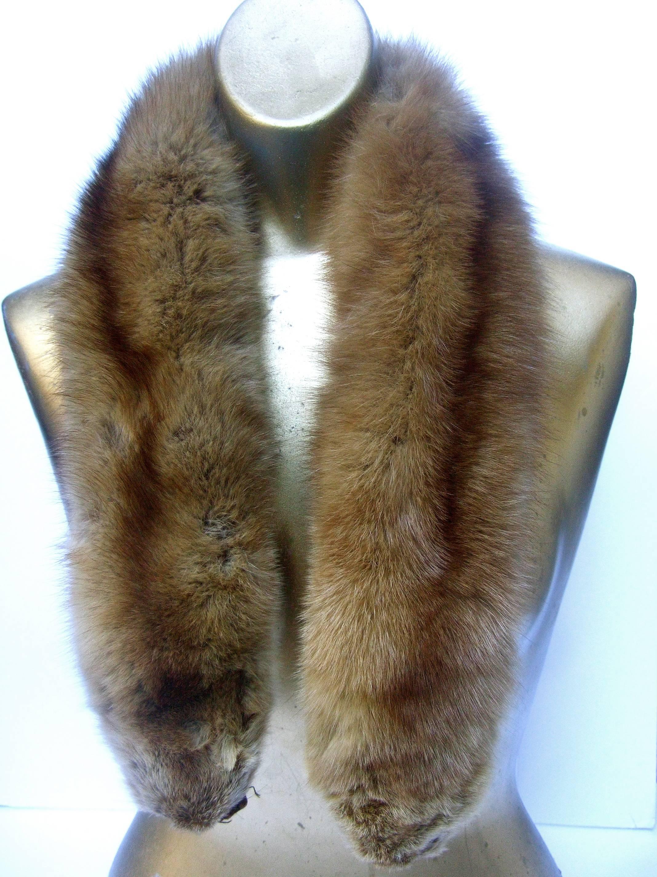 Gray Luxurious Plush Sable Fur Collar ca 1960s 