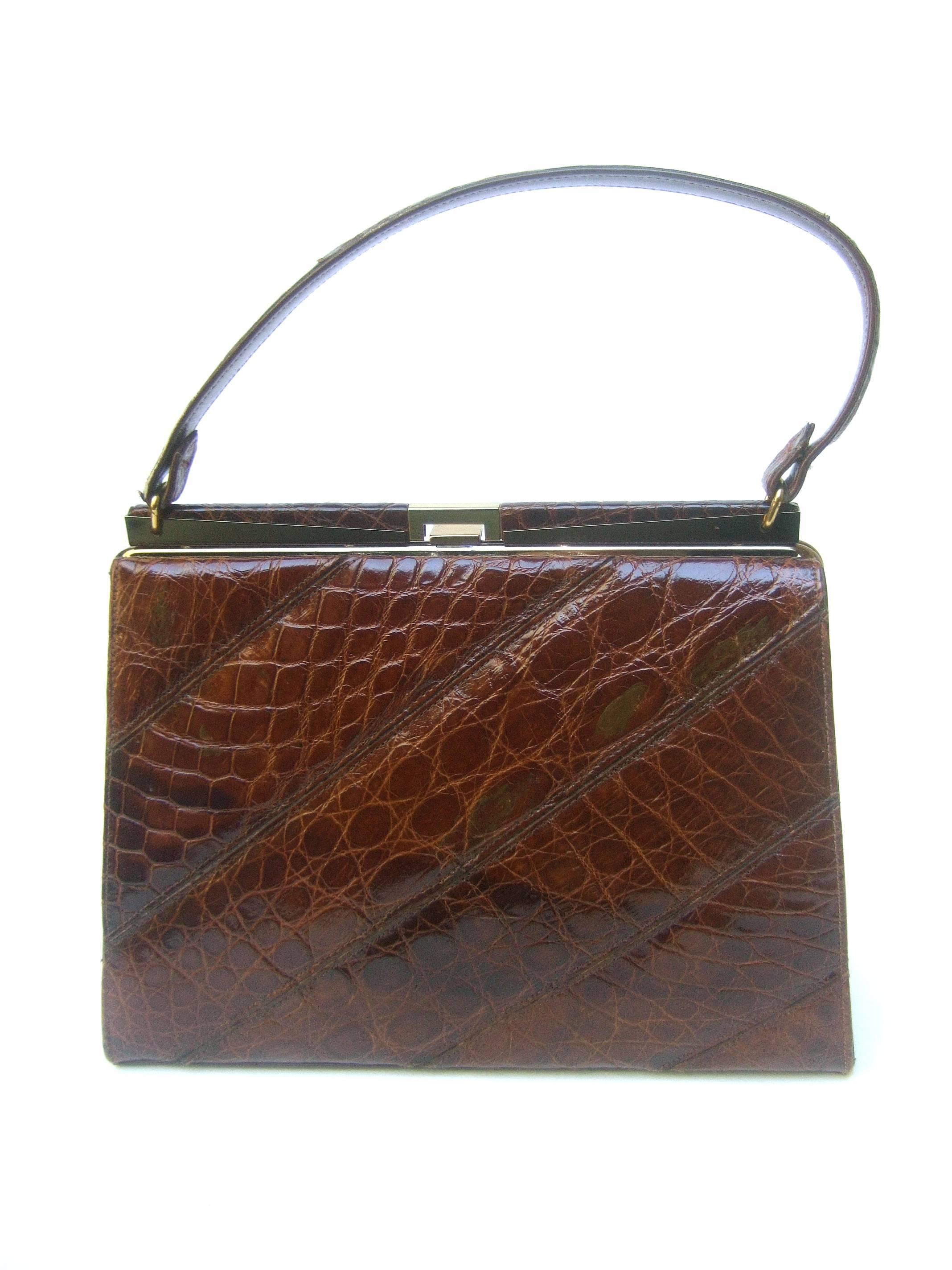 Chic Genuine Brown Alligator Handbag ca 1960  In Good Condition In University City, MO