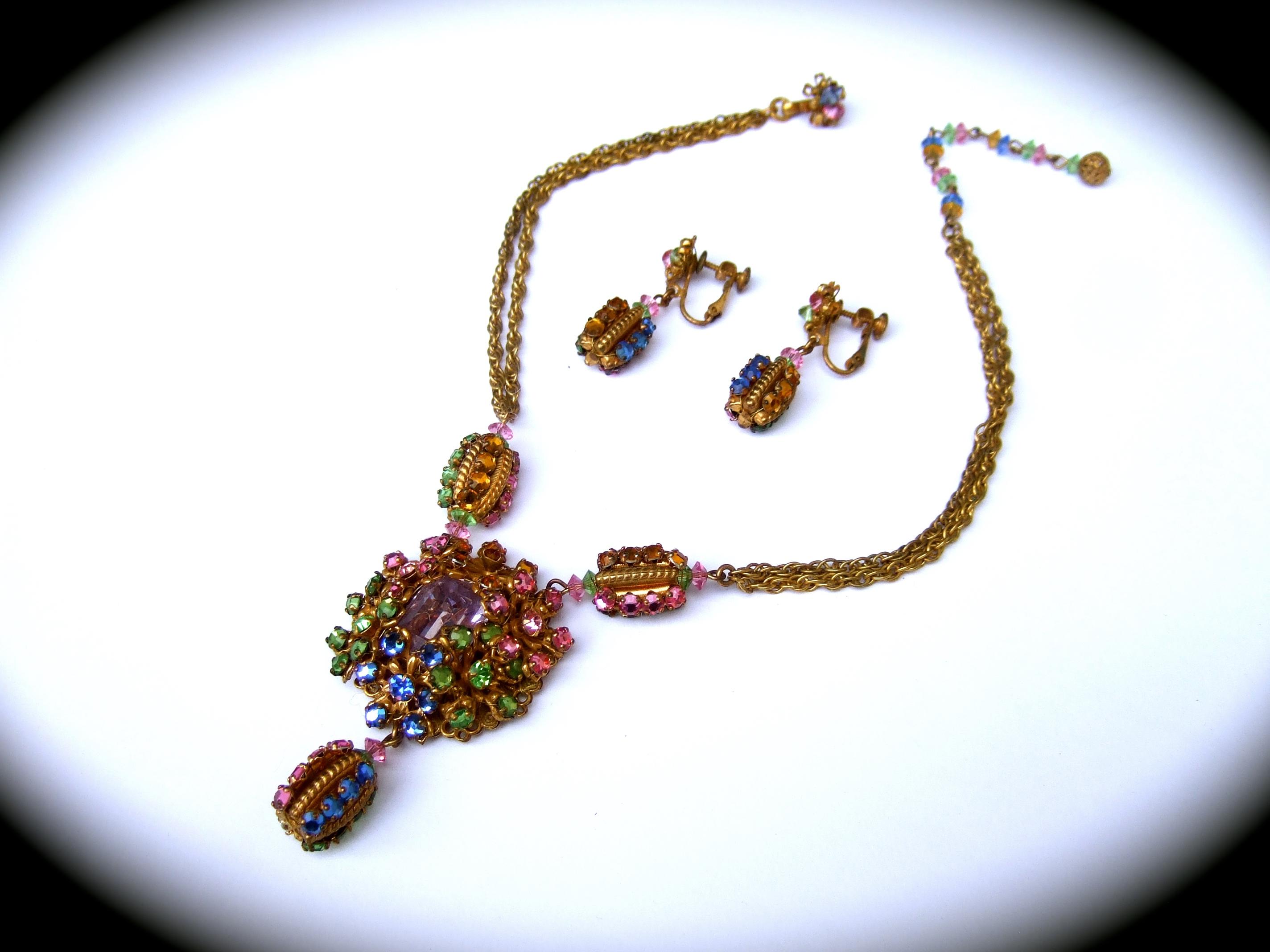 Miriam Haskell Pastellfarbene Glas-Kristall-Halskette & baumelnde Ohrclips  c 1960 im Angebot 6