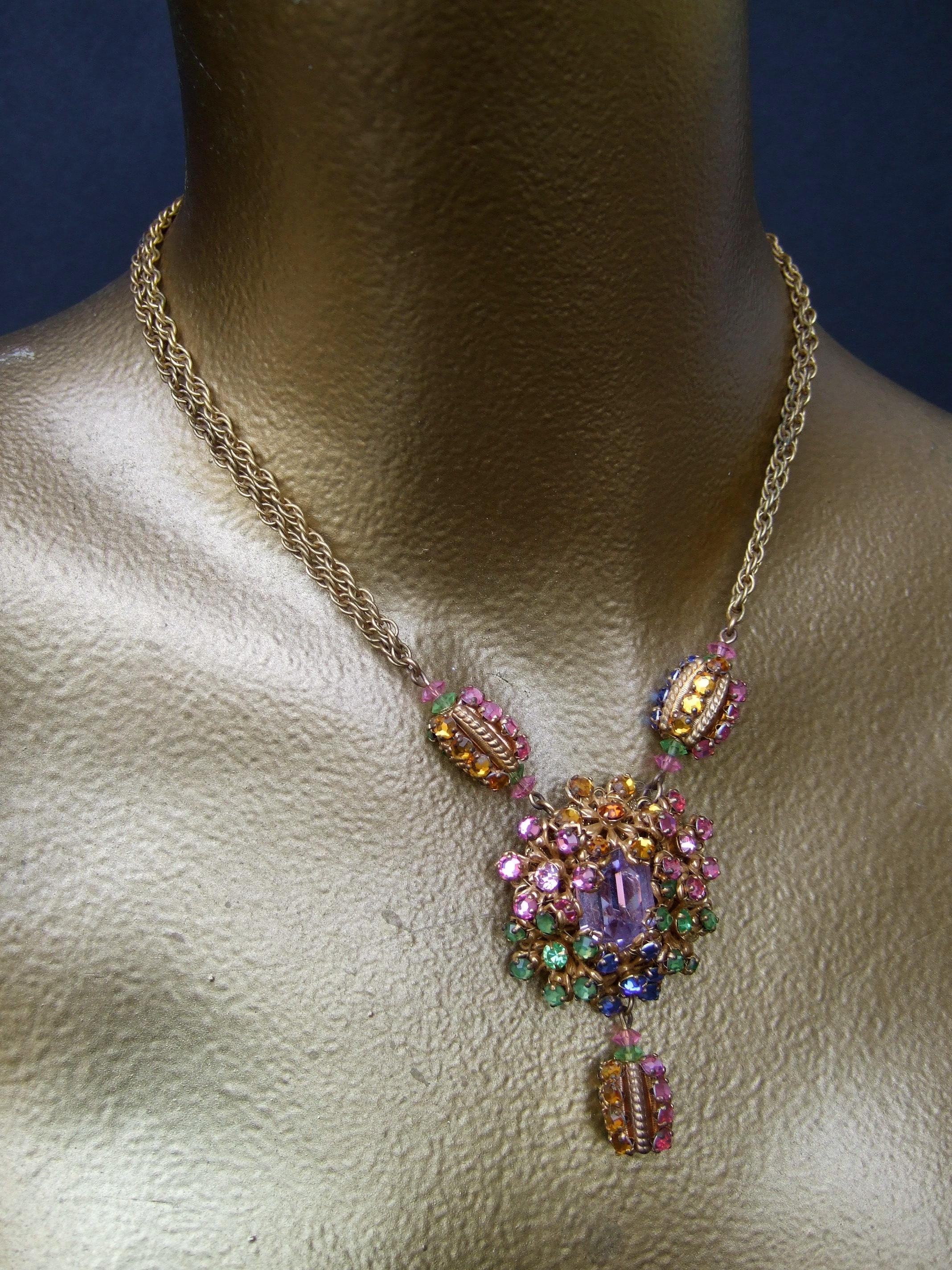 Miriam Haskell Pastellfarbene Glas-Kristall-Halskette & baumelnde Ohrclips  c 1960 im Angebot 2