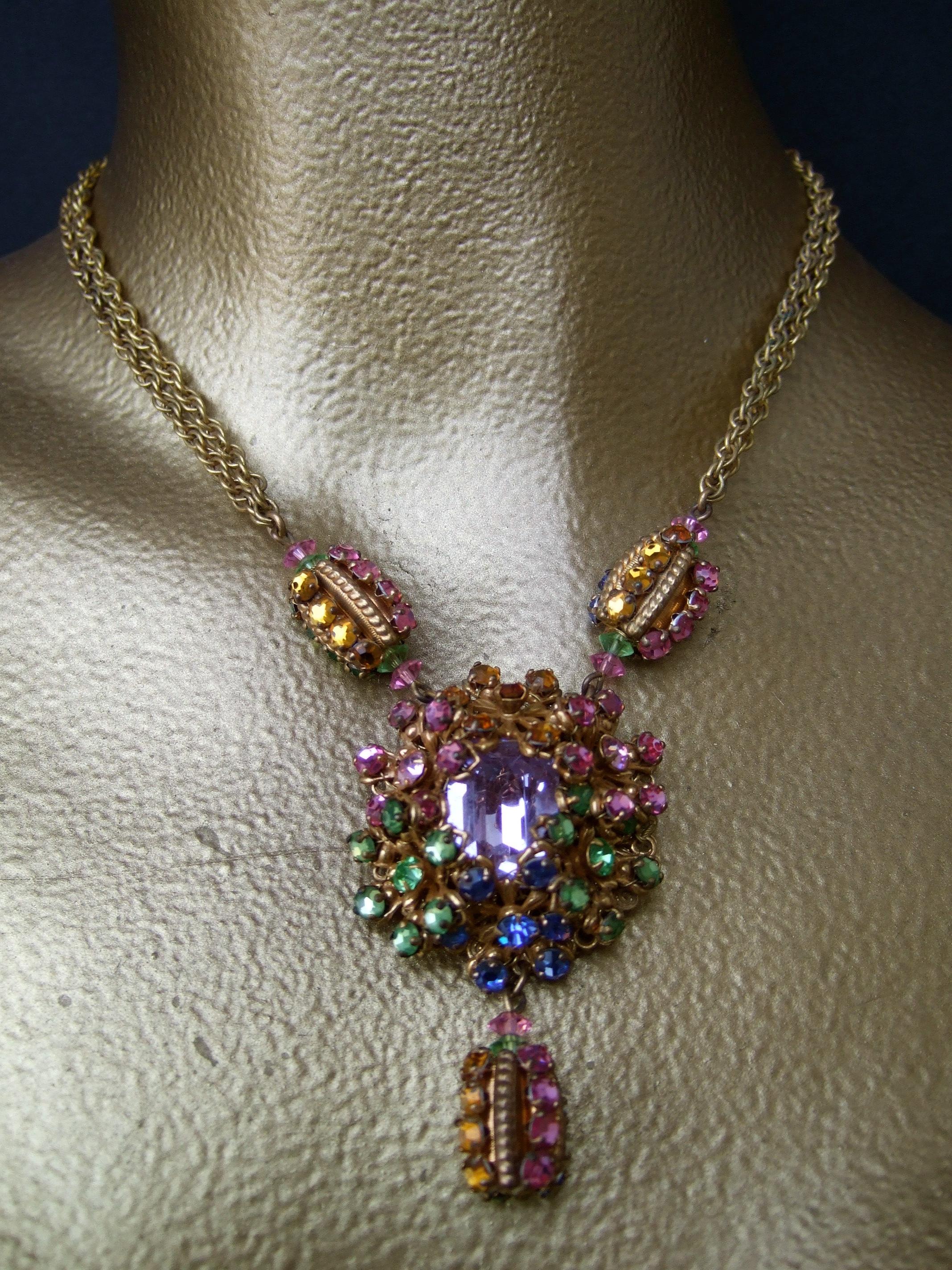 Miriam Haskell Pastellfarbene Glas-Kristall-Halskette & baumelnde Ohrclips  c 1960 im Angebot 10