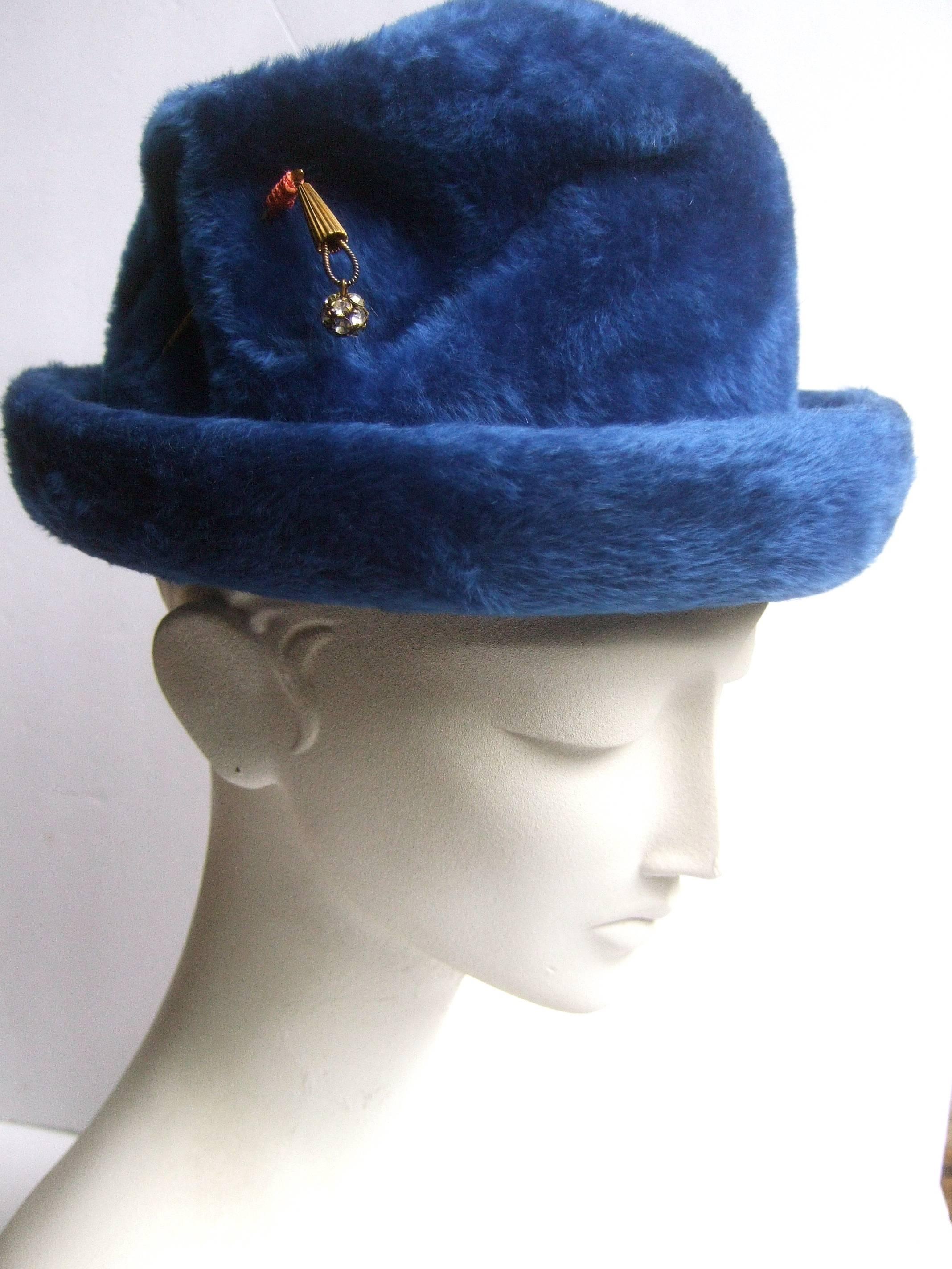 Schiaparelli Paris Fuzzy Blue Wool Hat ca 1960 In Excellent Condition In University City, MO