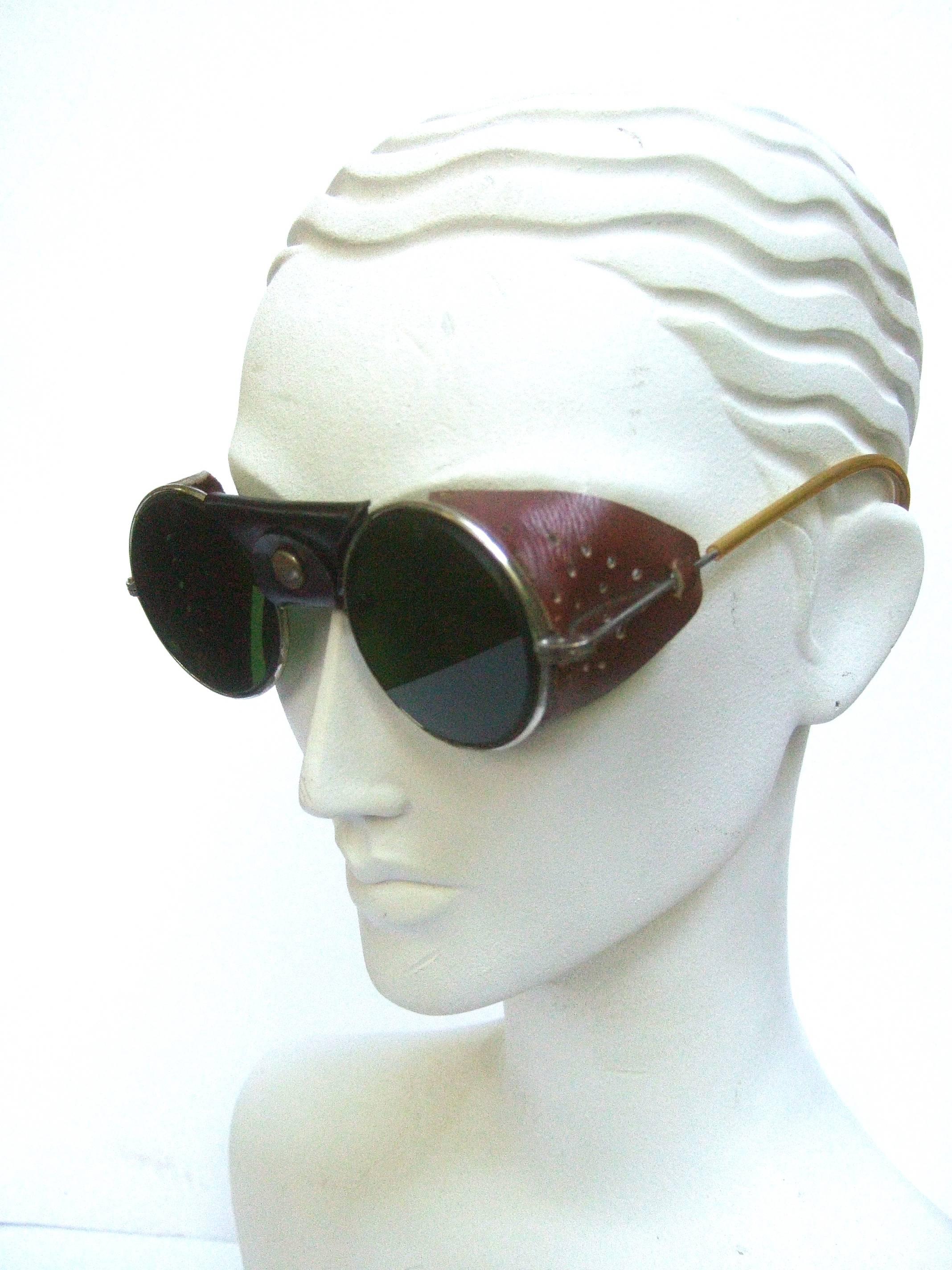 1940s Glass Lens Leather Trim Unisex Aviator Sunglasses  3