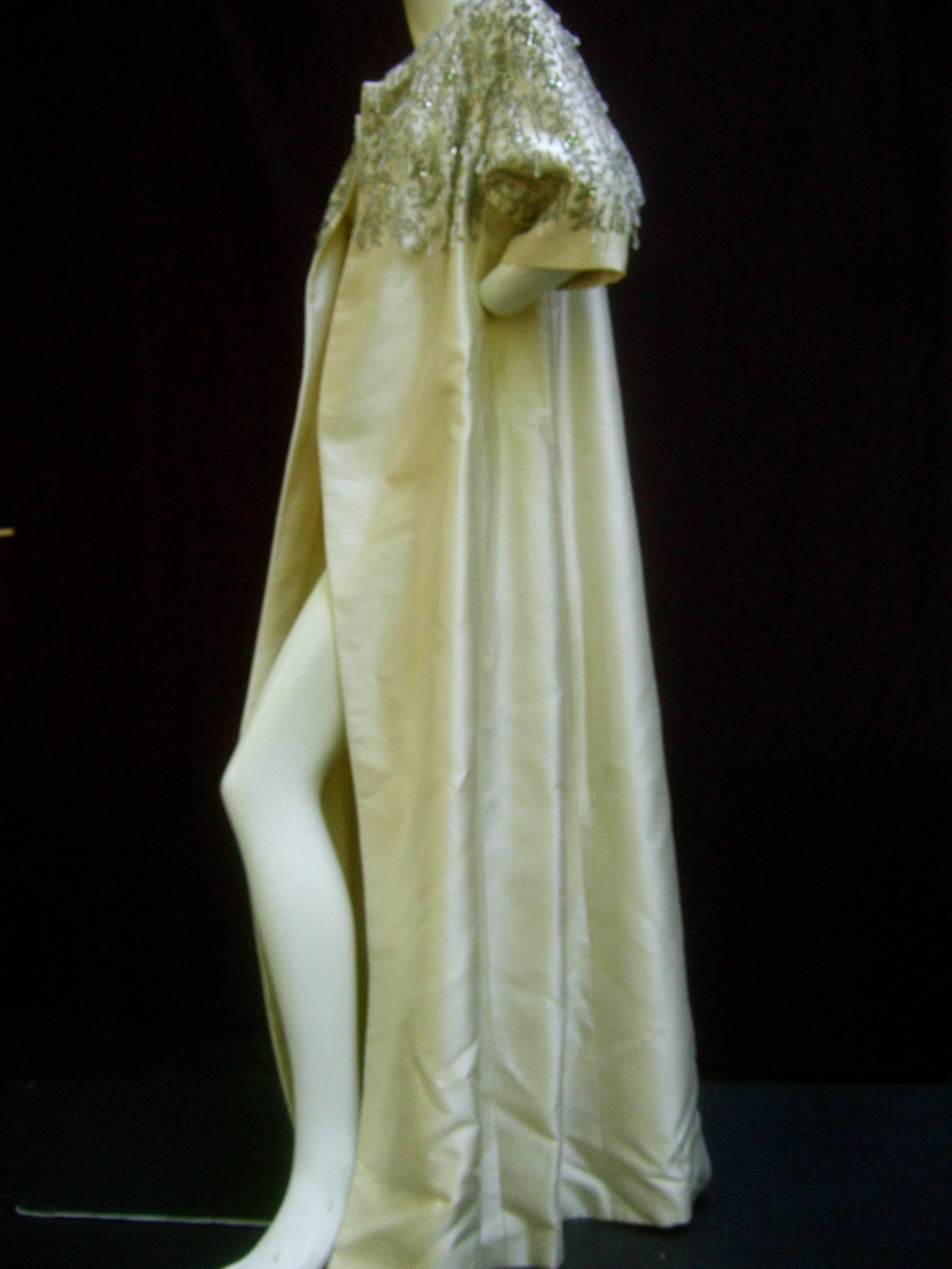 Exquisite Oyster Silk Shantung Crystal Beaded Opera Coat c 1960 2