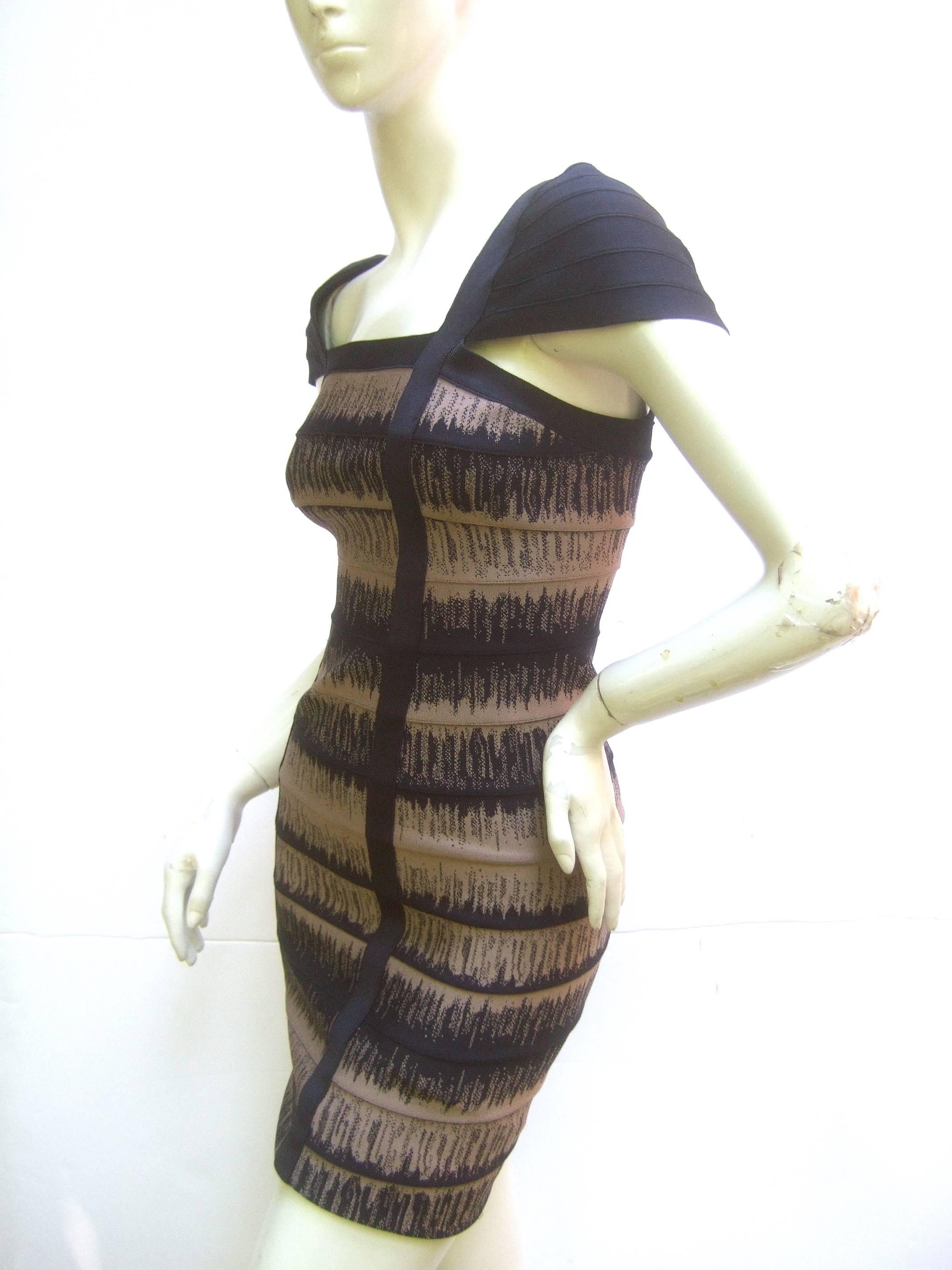 Herve Leger Iconic Sexy Knit Bandage Dress Size Small In Excellent Condition In University City, MO