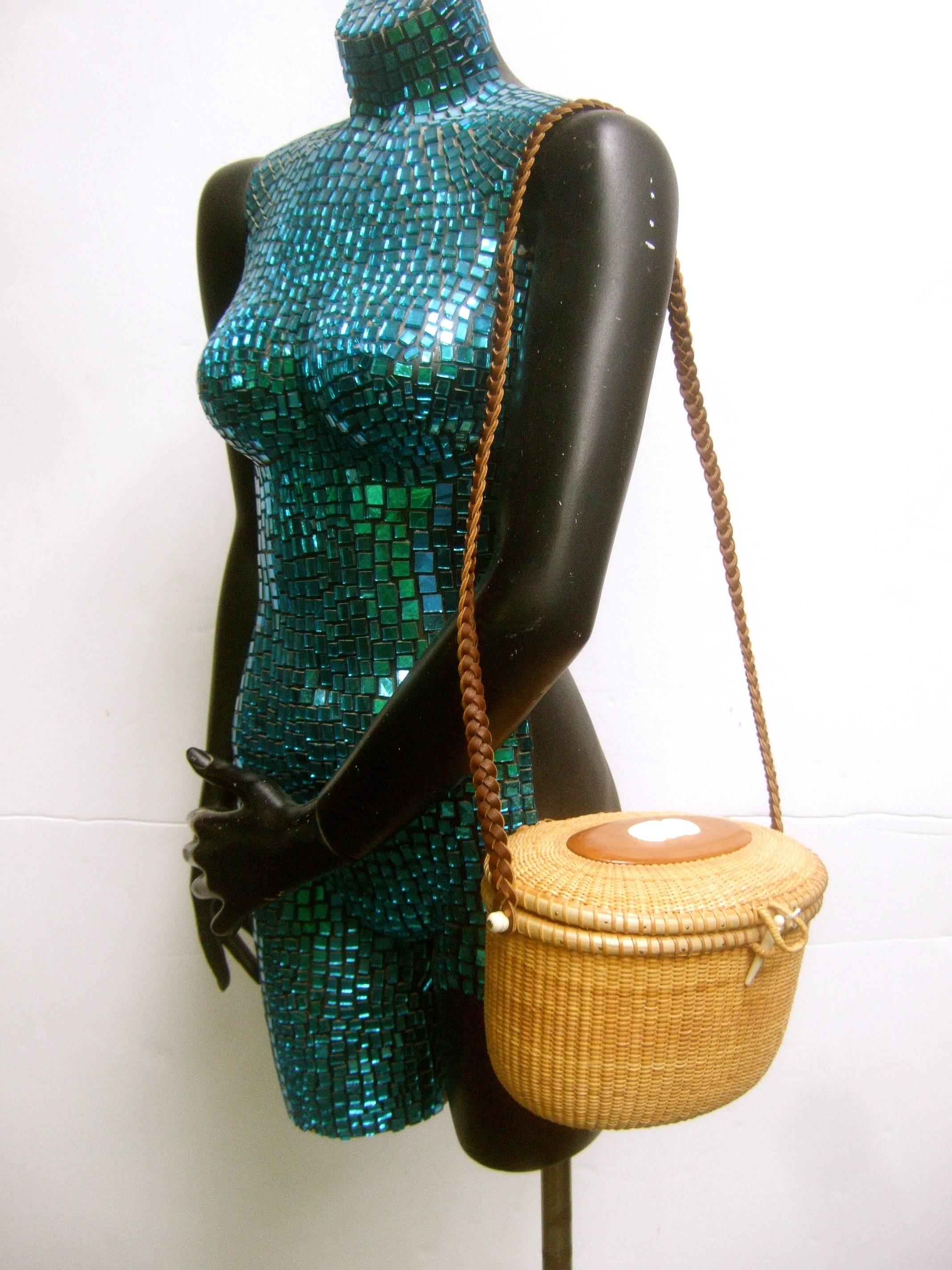 Nantucket Style Oval Wicker Basket Shoulder Bag ca 1970s 2