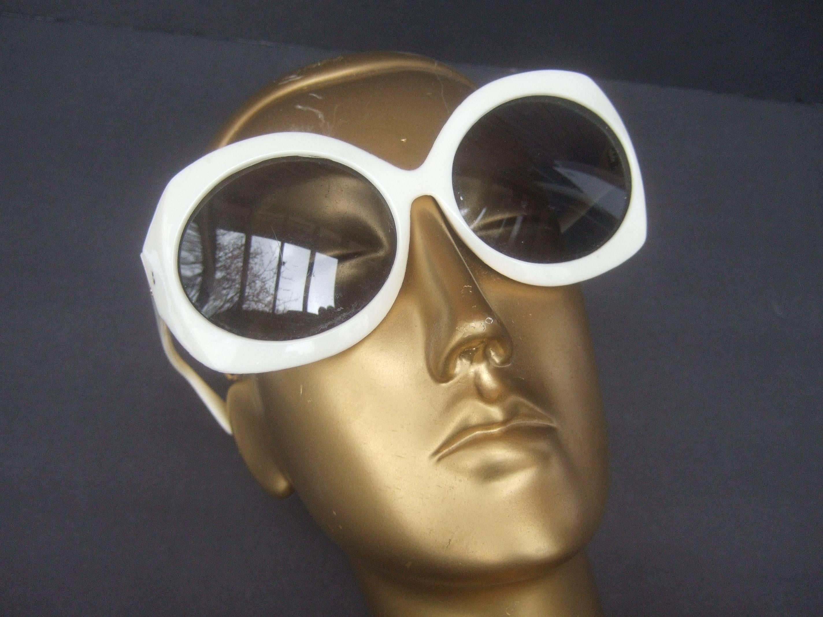 Women's Mod Italian Sleek White Plastic Sunglasses ca 1970