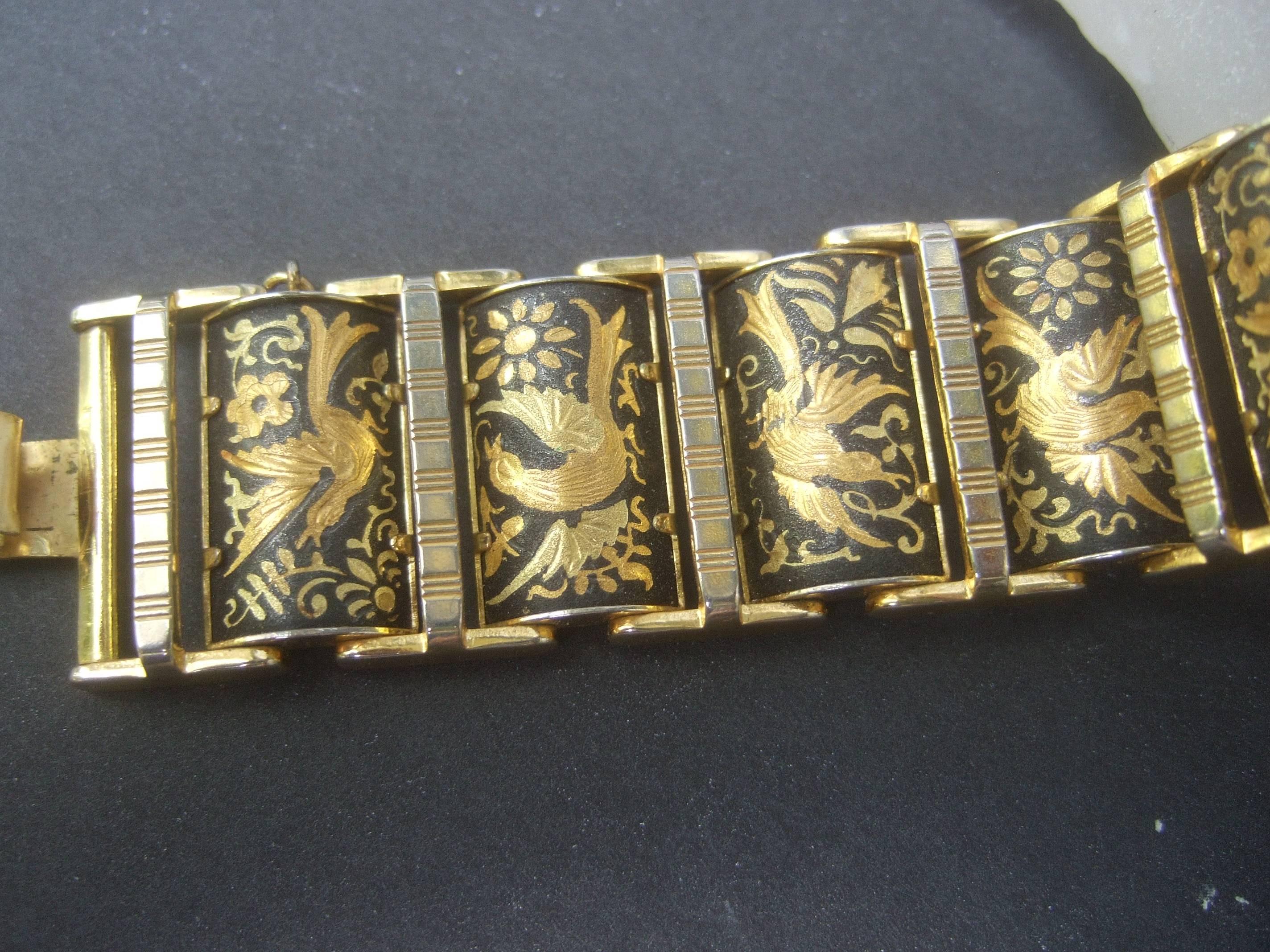 Women's Exquisite Etched Gilt Metal Bird Link Bracelet ca 1960 For Sale
