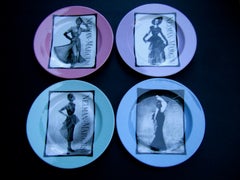 NEIMAN MARCUS Set di quattro piatti da tavola in ceramica in stile retrò da donna, c. 2002