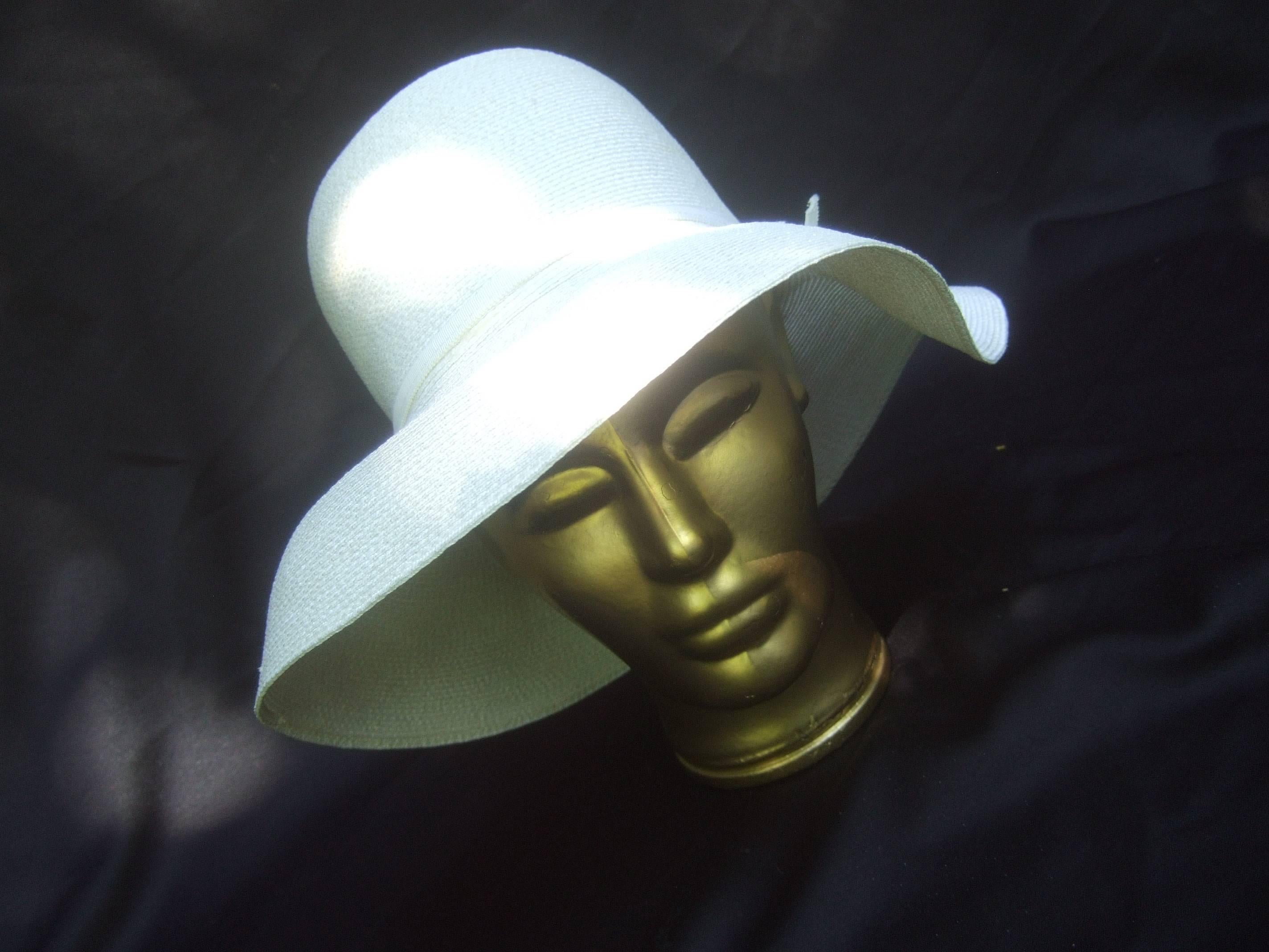 Saks Fifth Avenue Crisp White Raffia Summer Hat c 1970 For Sale 2