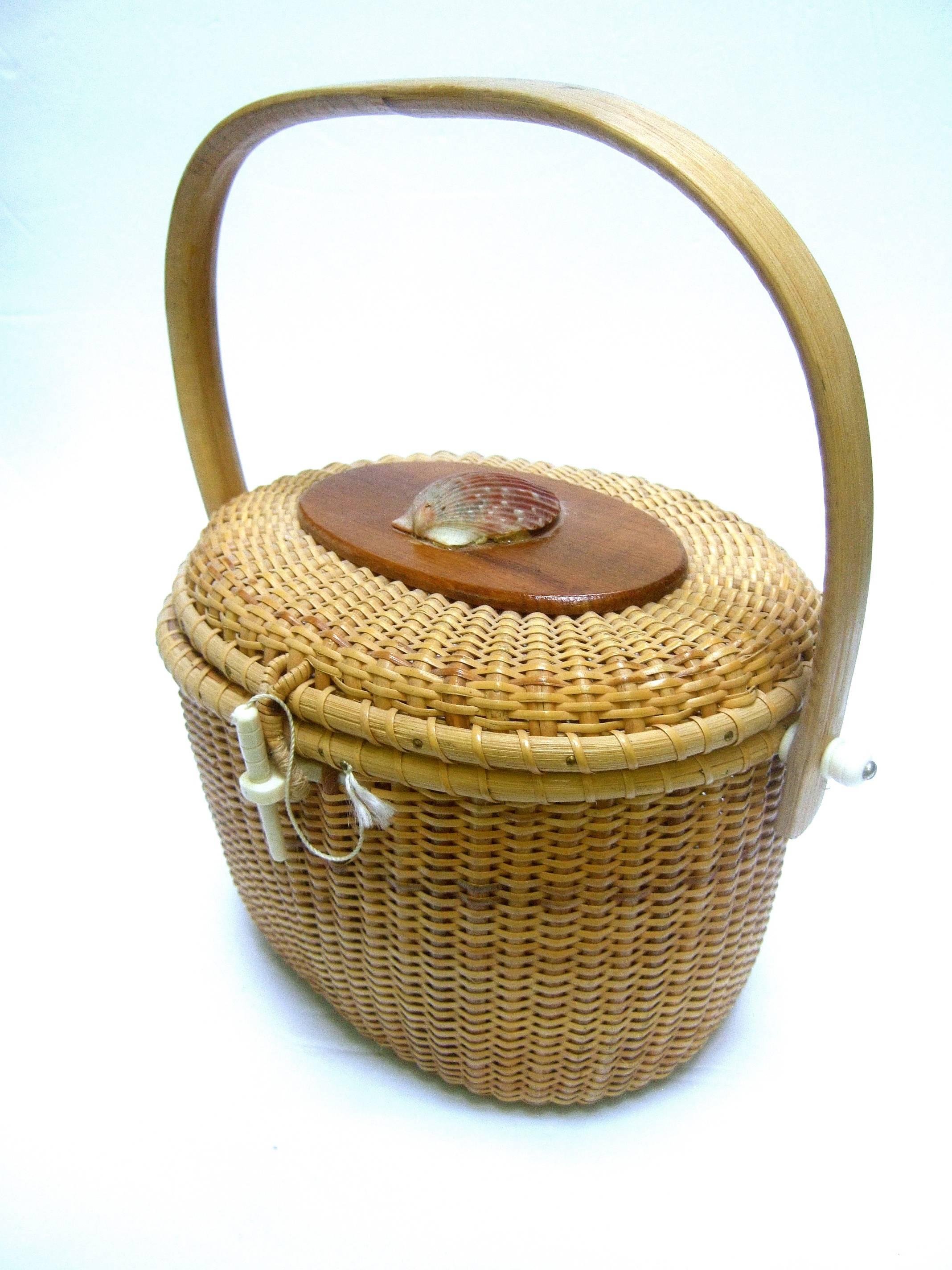 Nantucket Style Woven Wicker Basket Handbag  2