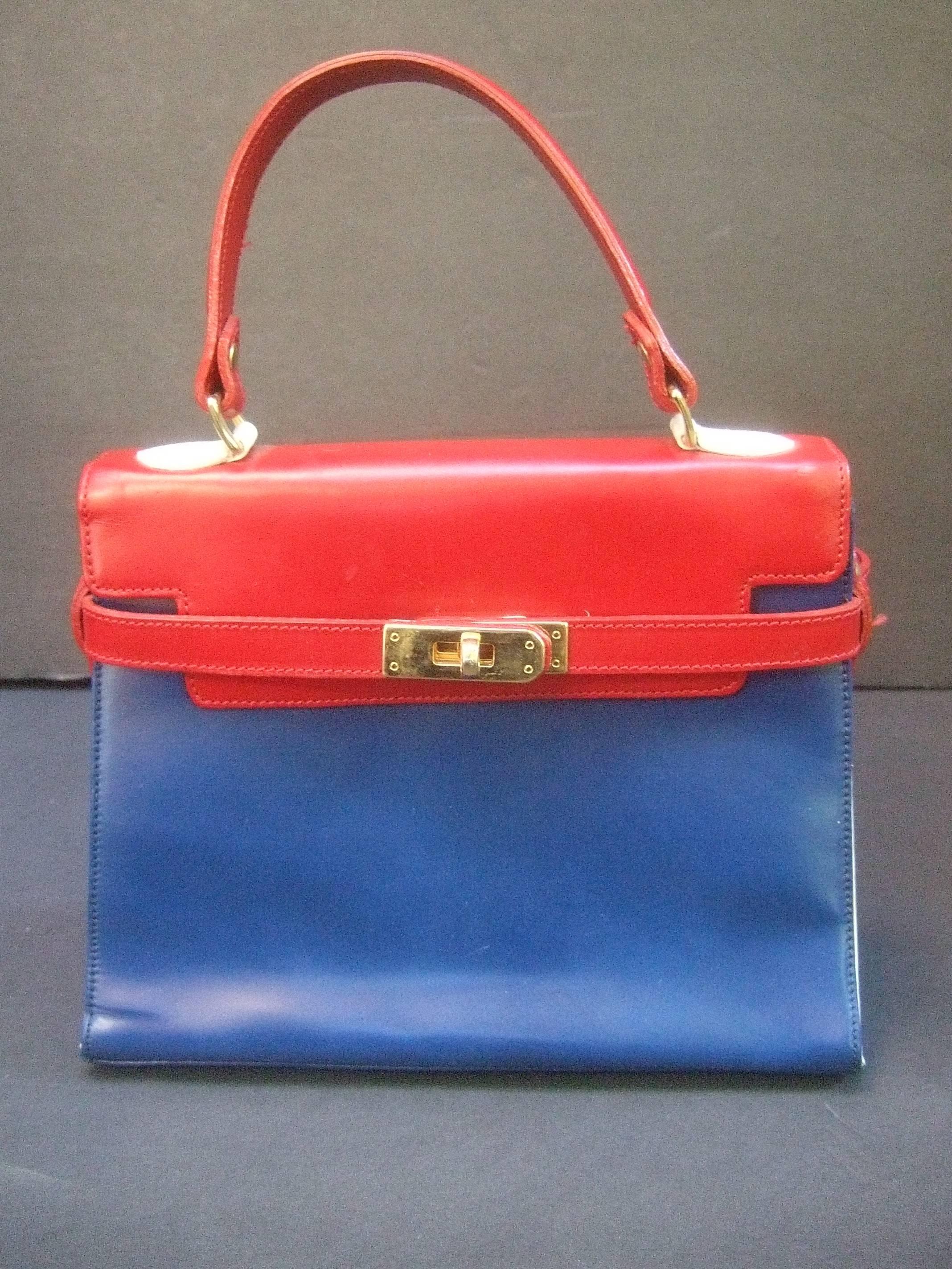 Women's Chic mod Italian leather classic handbag c 1970s