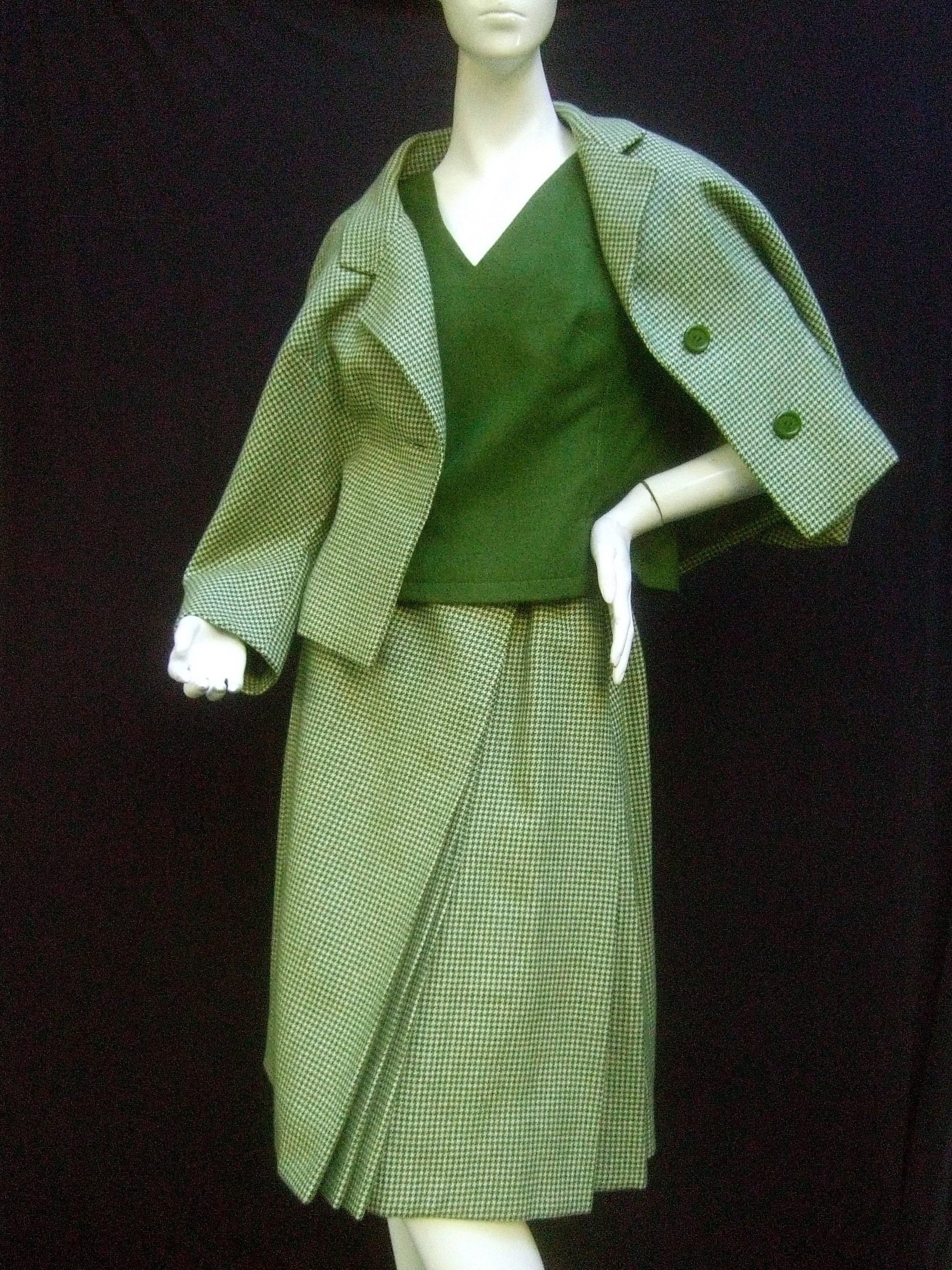 Galanos 1970s Green Wool Houndstooth 3pc Skirt Suit Ensemble  In Excellent Condition In University City, MO