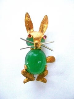 Charming 18k Gold Semi Precious Diminutive Italian Rabbit Scatter Pin c 1960