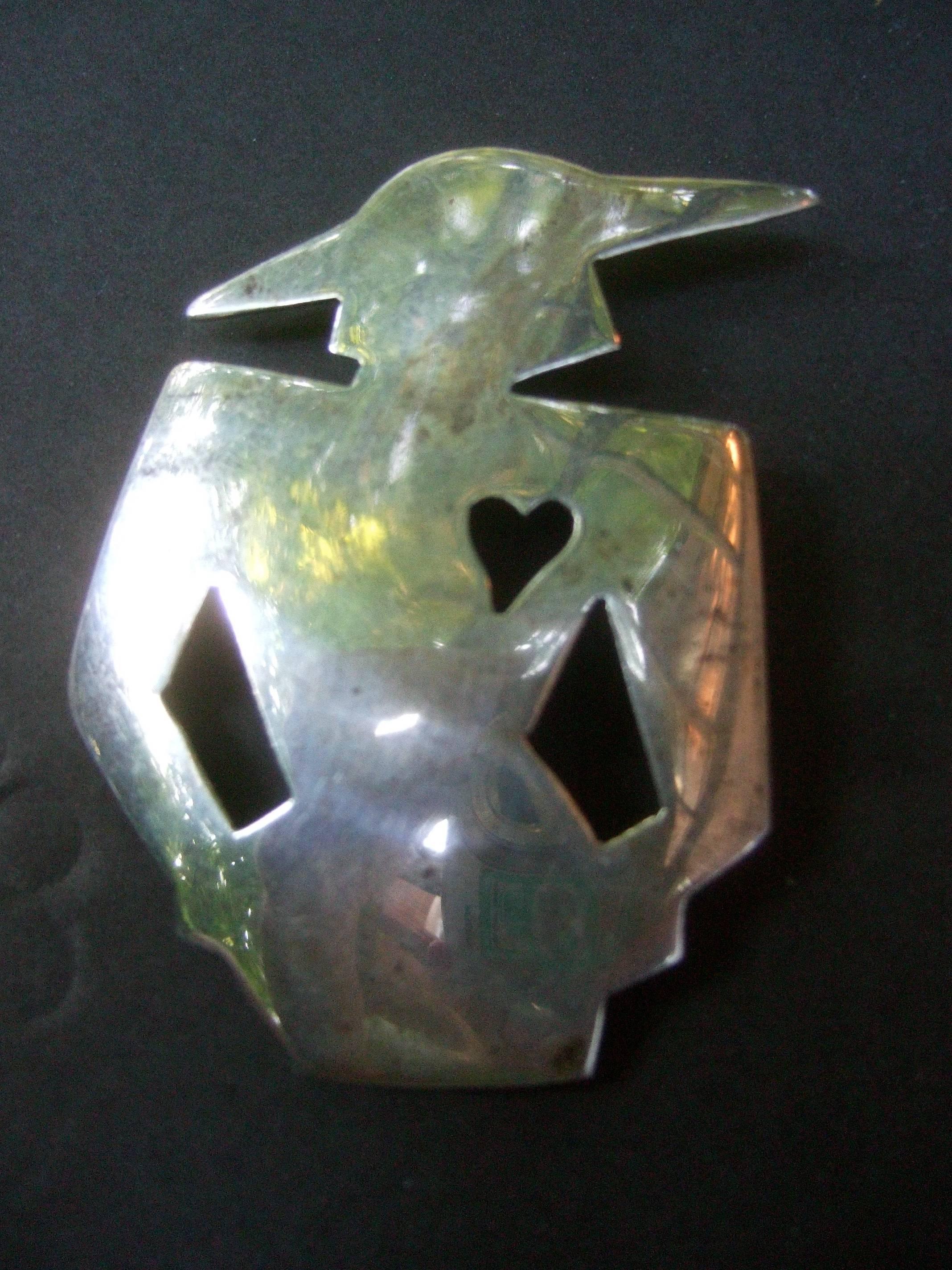 Paire unique de broches figuratives en argent sterling représentant des femmes, c. 1980 Pour femmes en vente