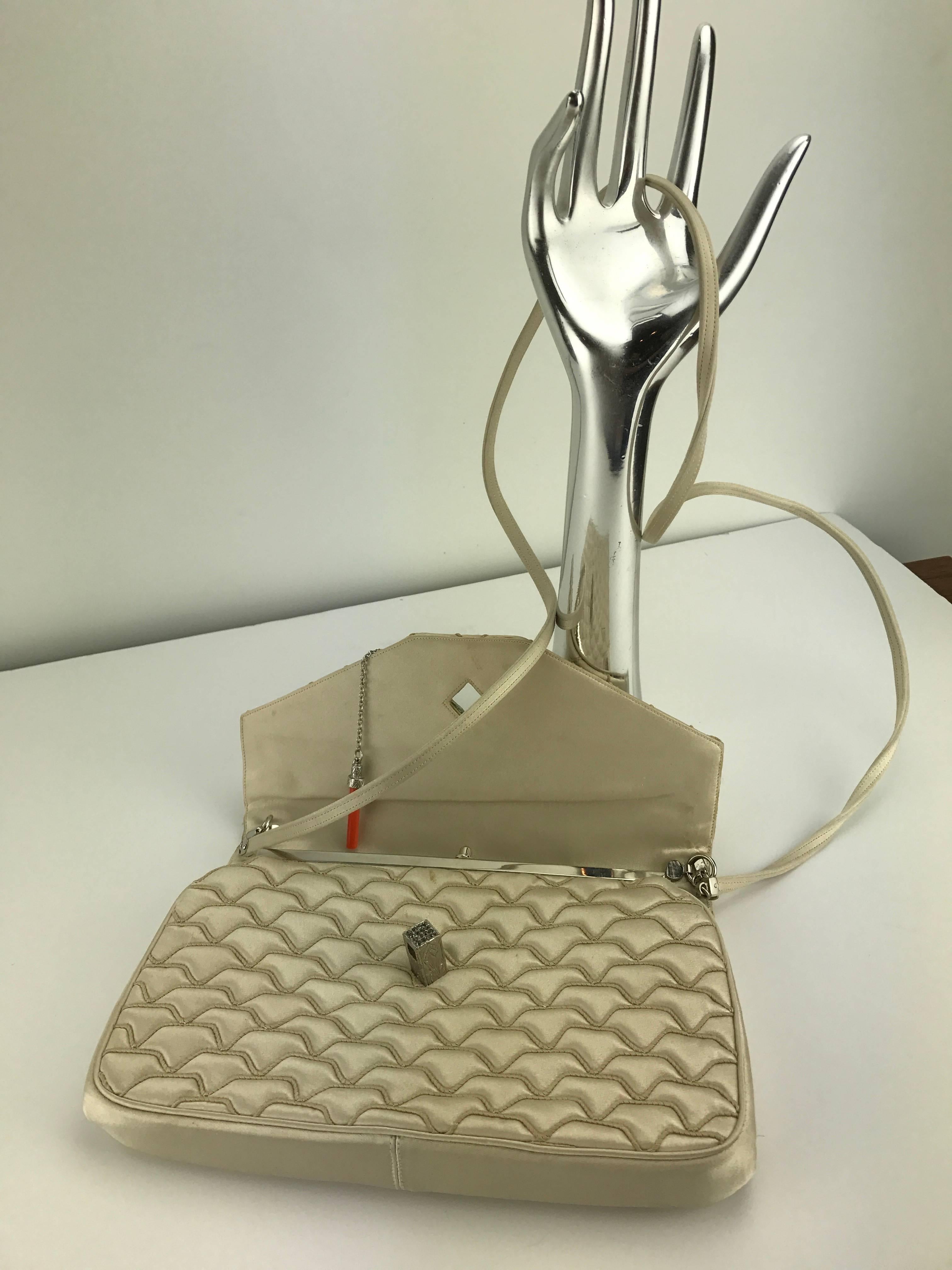 Judith Leiber Quilted Champagne Silk Bag with Faux Coral Clasp, 1980's In Excellent Condition For Sale In University City, MO