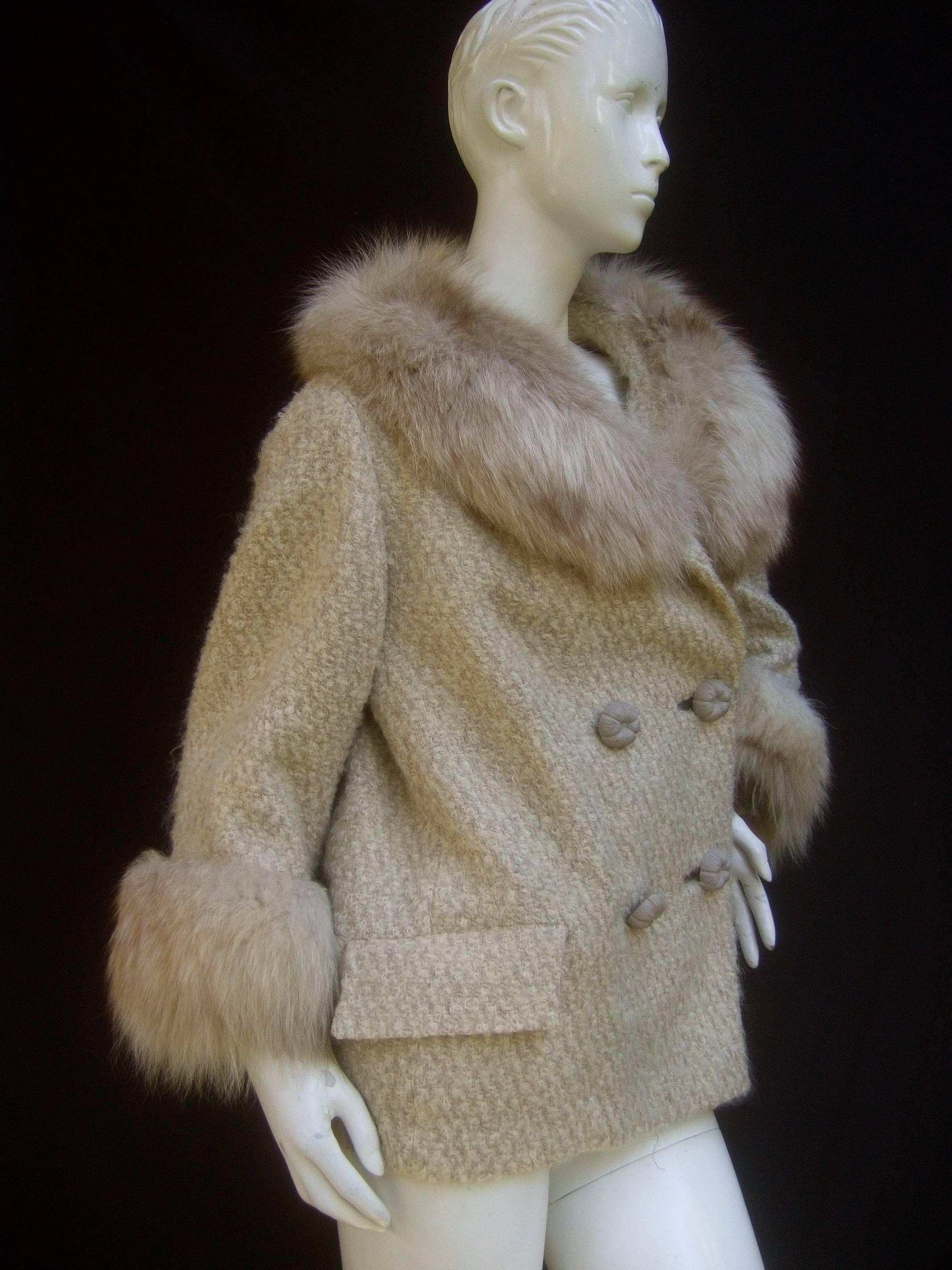 Neiman Marcus Fox Trim Ivory Boucle Wool Knit Jacket c 1970s  In Good Condition In University City, MO