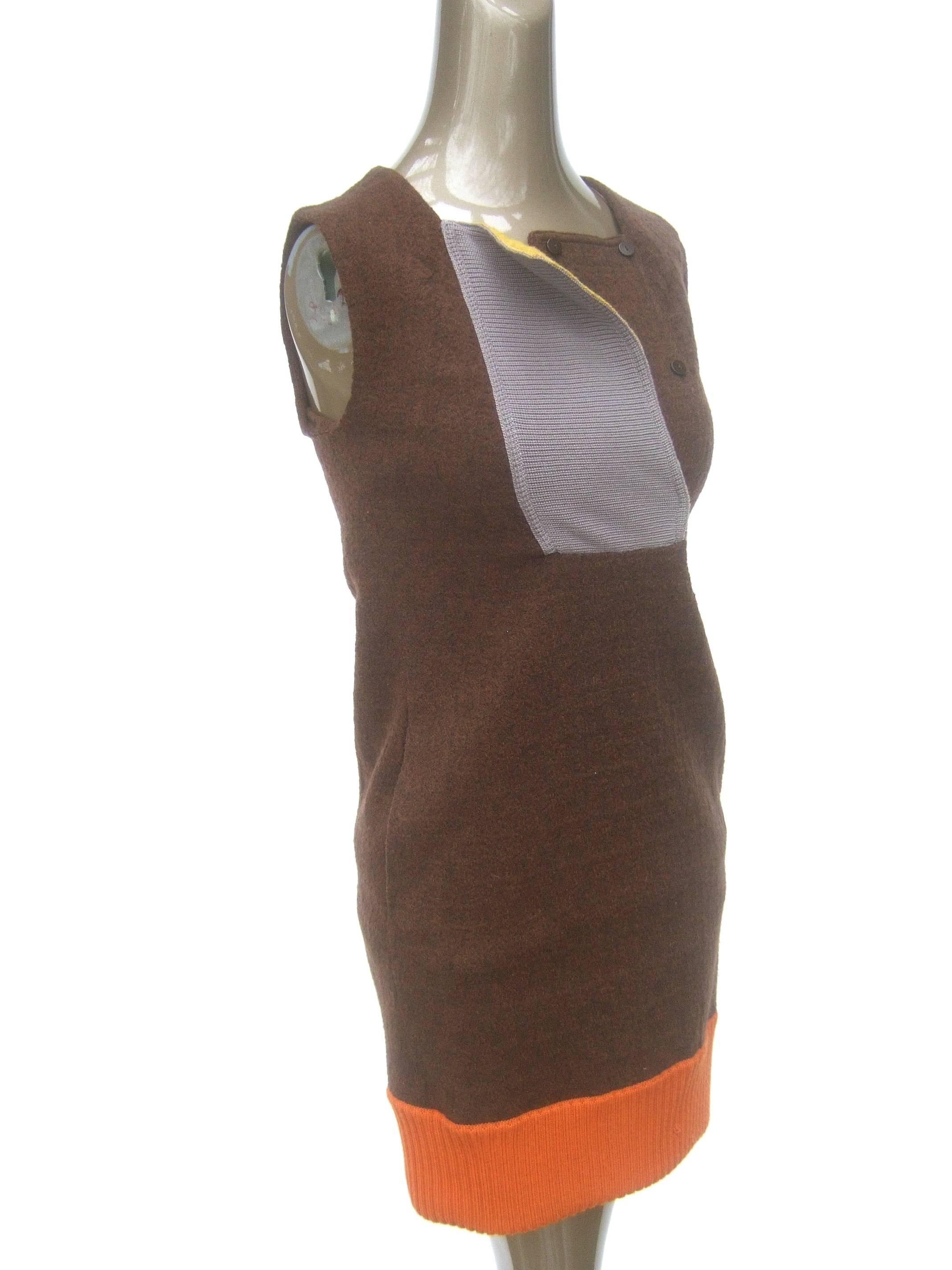 Missoni Italy modern brown wool sleeveless sheath dress Size 38 
The Italian wool dress is designed with a gray wool knit
ribbed panel at the center of the bodice 

The gray ribbed knit panel secures with a set of small 
resin buttons underneath. It