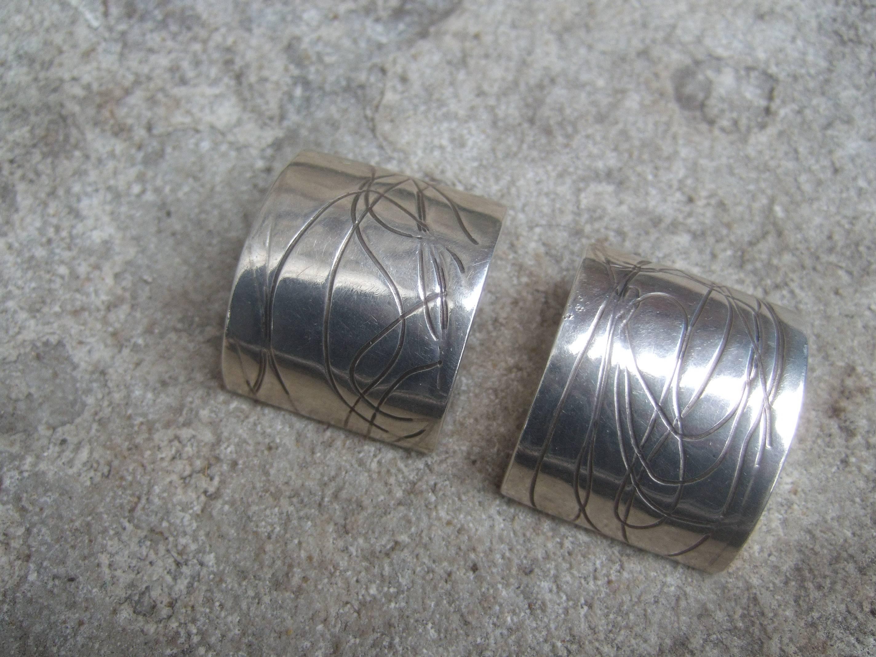 Sterling Artisan Clip On Statement Earrings c1990 In Good Condition In University City, MO