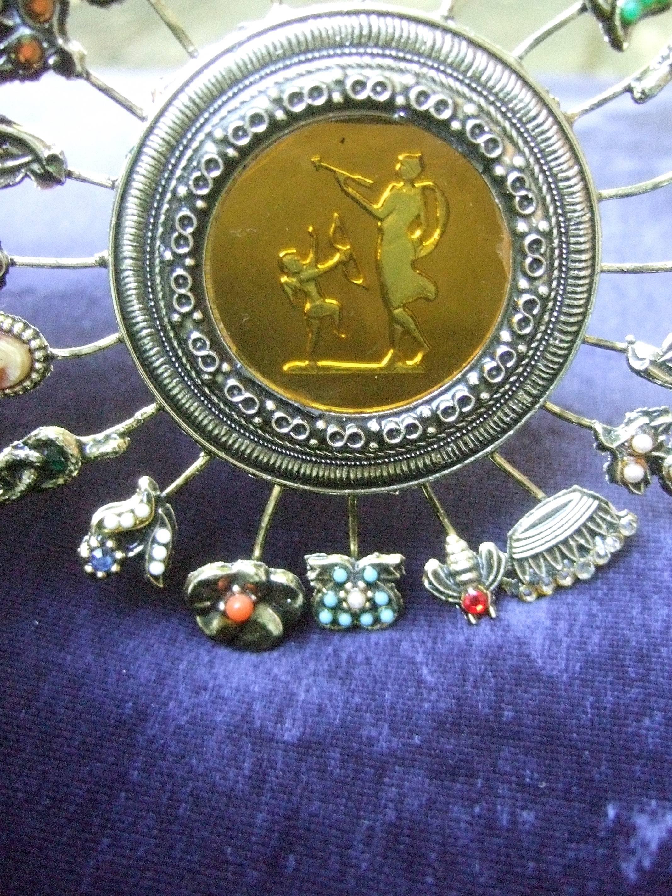 Women's Massive Circular Medallion Lucite Intaglio Brooch circa 1970s