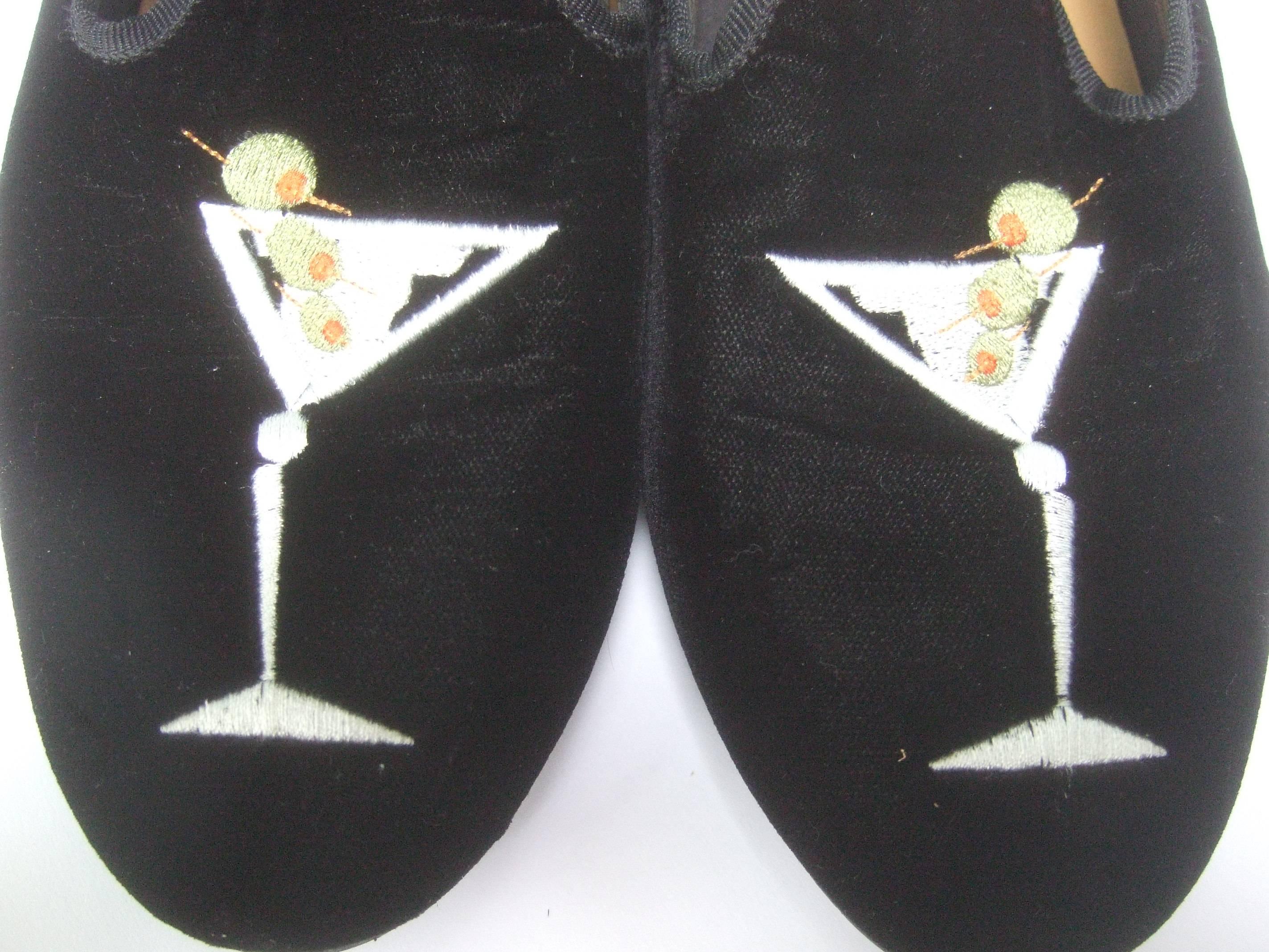 Schwarze bestickte Damen Martini-Glas-Slipperschuhe aus Samt, US Größe 10 M im Angebot 2