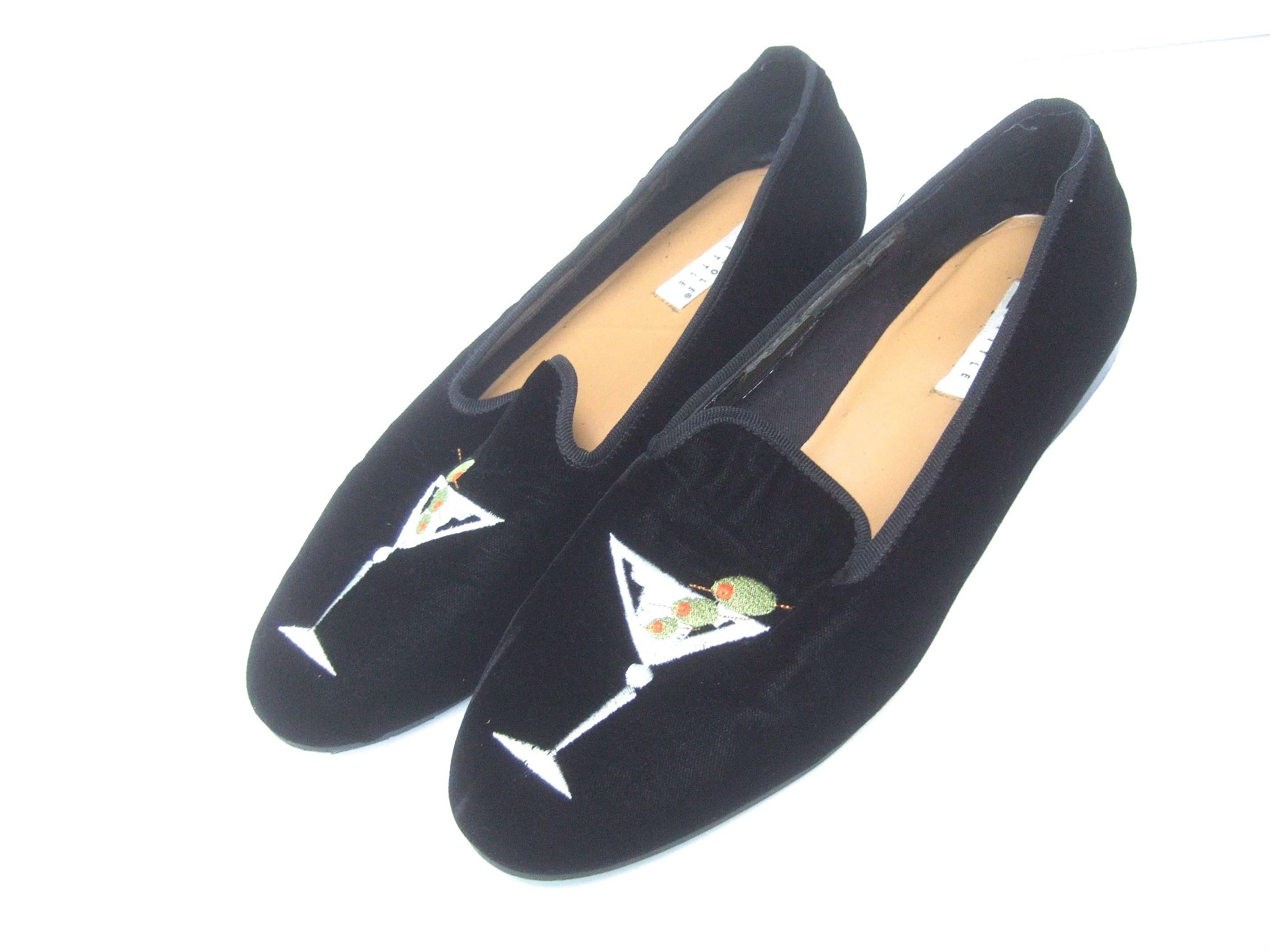 Women's Black Velvet Embroidered Womens' Martini Glass Slipper Shoes US Size 10 M For Sale