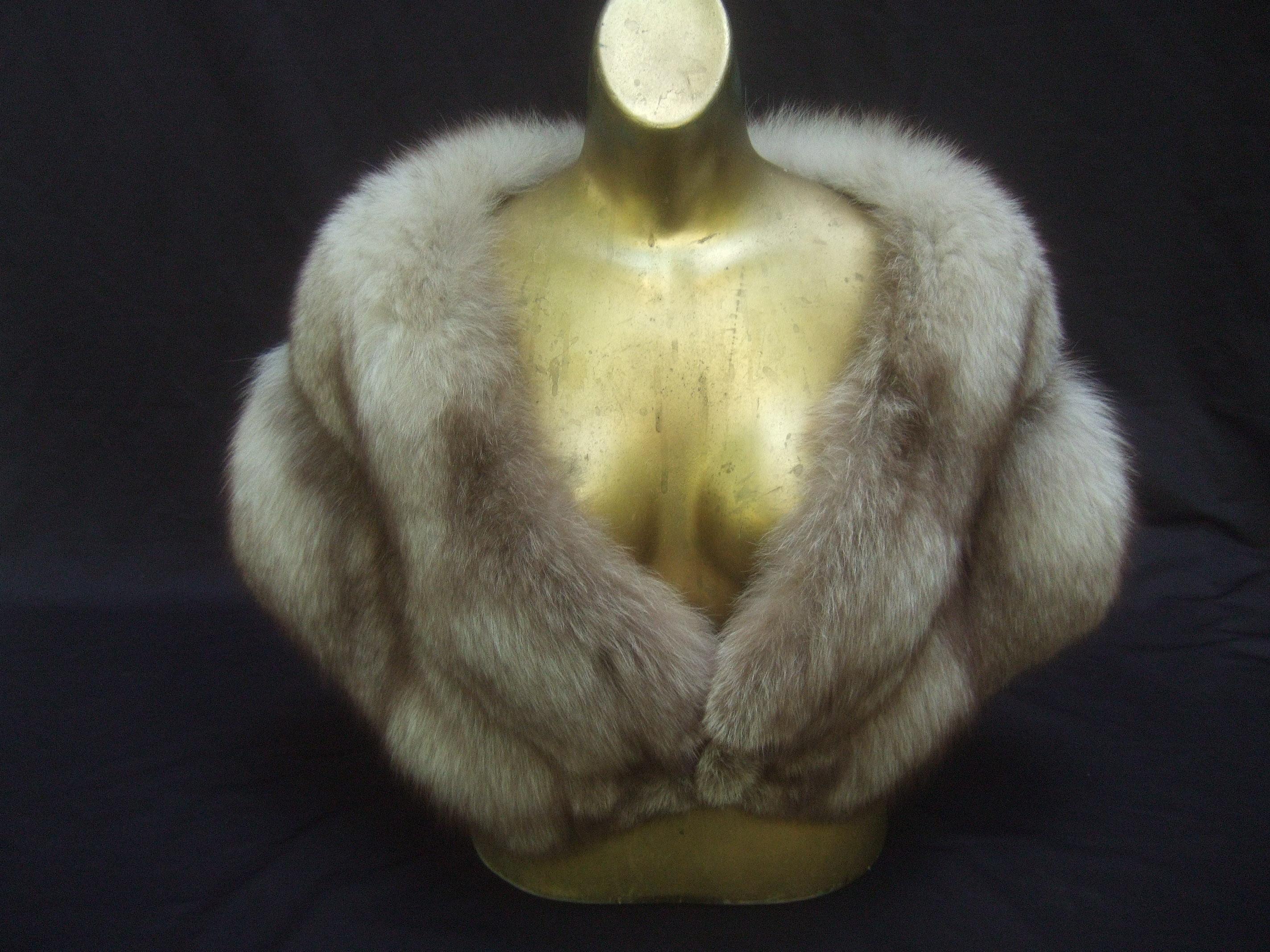 Women's Luxurious Fluffy Fox Fur Stole circa 1960s 