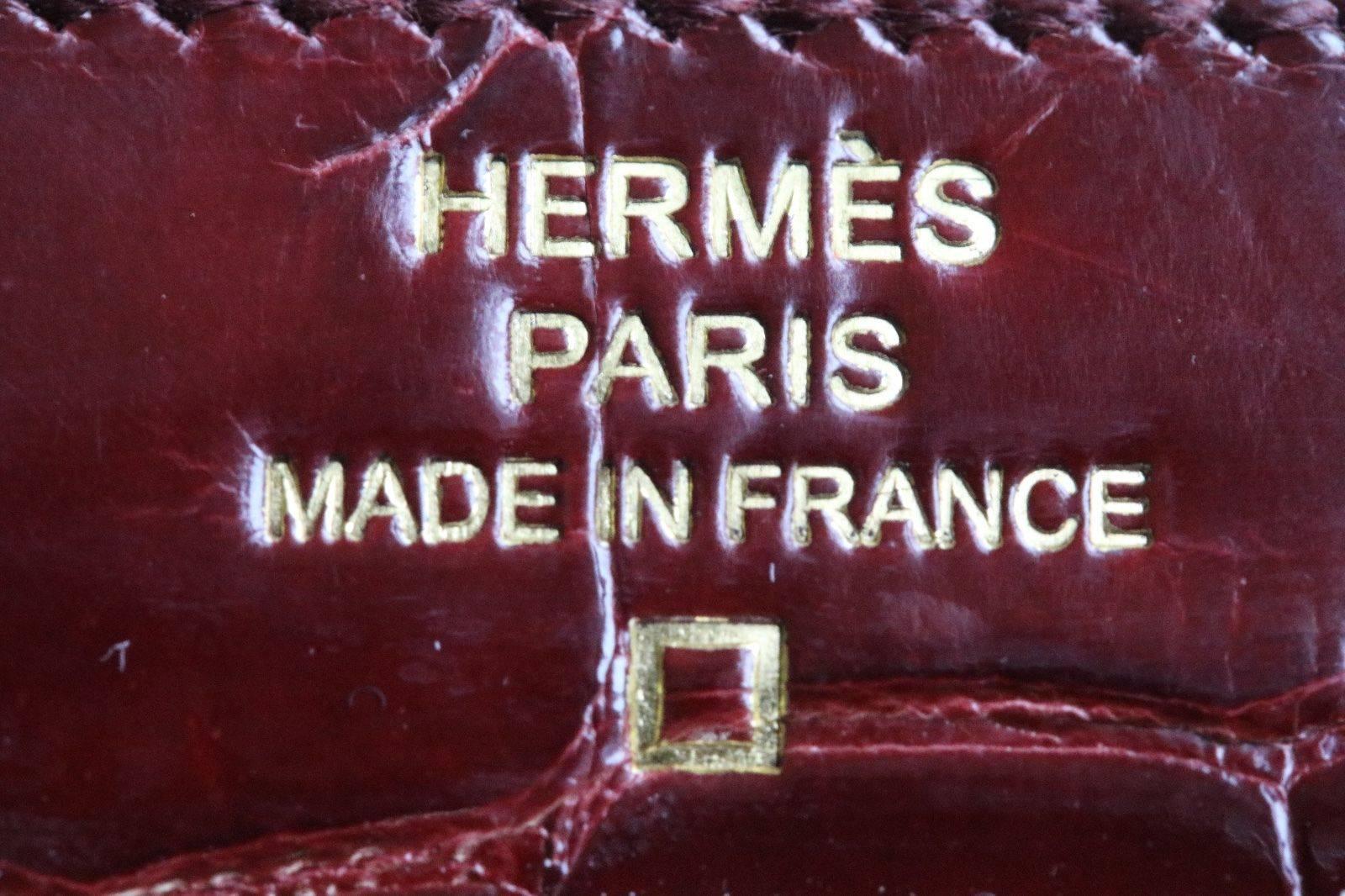 Hermès Kelly Croc Gold Hardware Clutch Pochette Wallet In Excellent Condition In London, GB